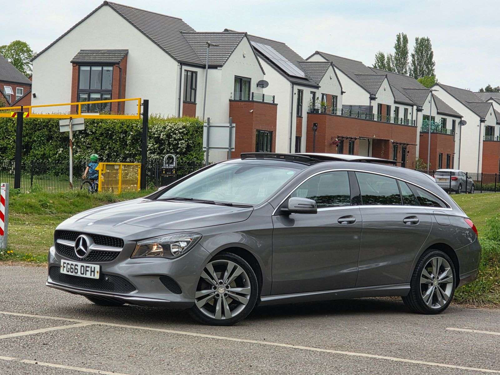 A 2016 MERCEDES-BENZ CLA 2.1 CLA200d Sport Shooting Brake Euro 6 (s/s) 5dr A 2016 MERCEDES-BENZ CLA 2.1 CLA200d Sport Shooting Brake Euro 6 (s/s) 5dr