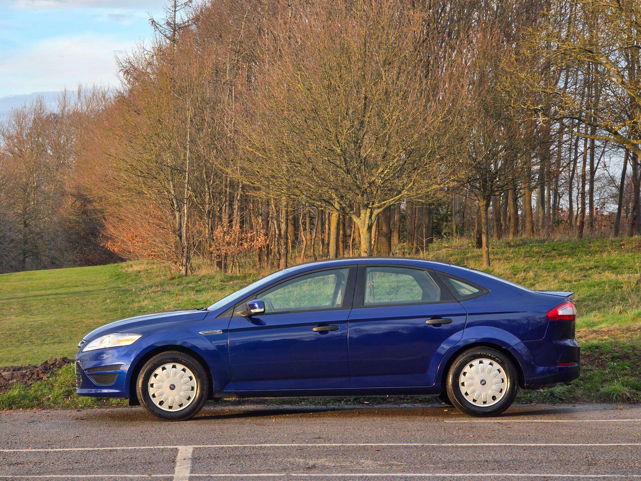 A 2015 FORD MONDEO 1.6 TDCi ECOnetic Edge Euro 5 (s/s) 5dr A 2015 FORD MONDEO 1.6 TDCi ECOnetic Edge Euro 5 (s/s) 5dr