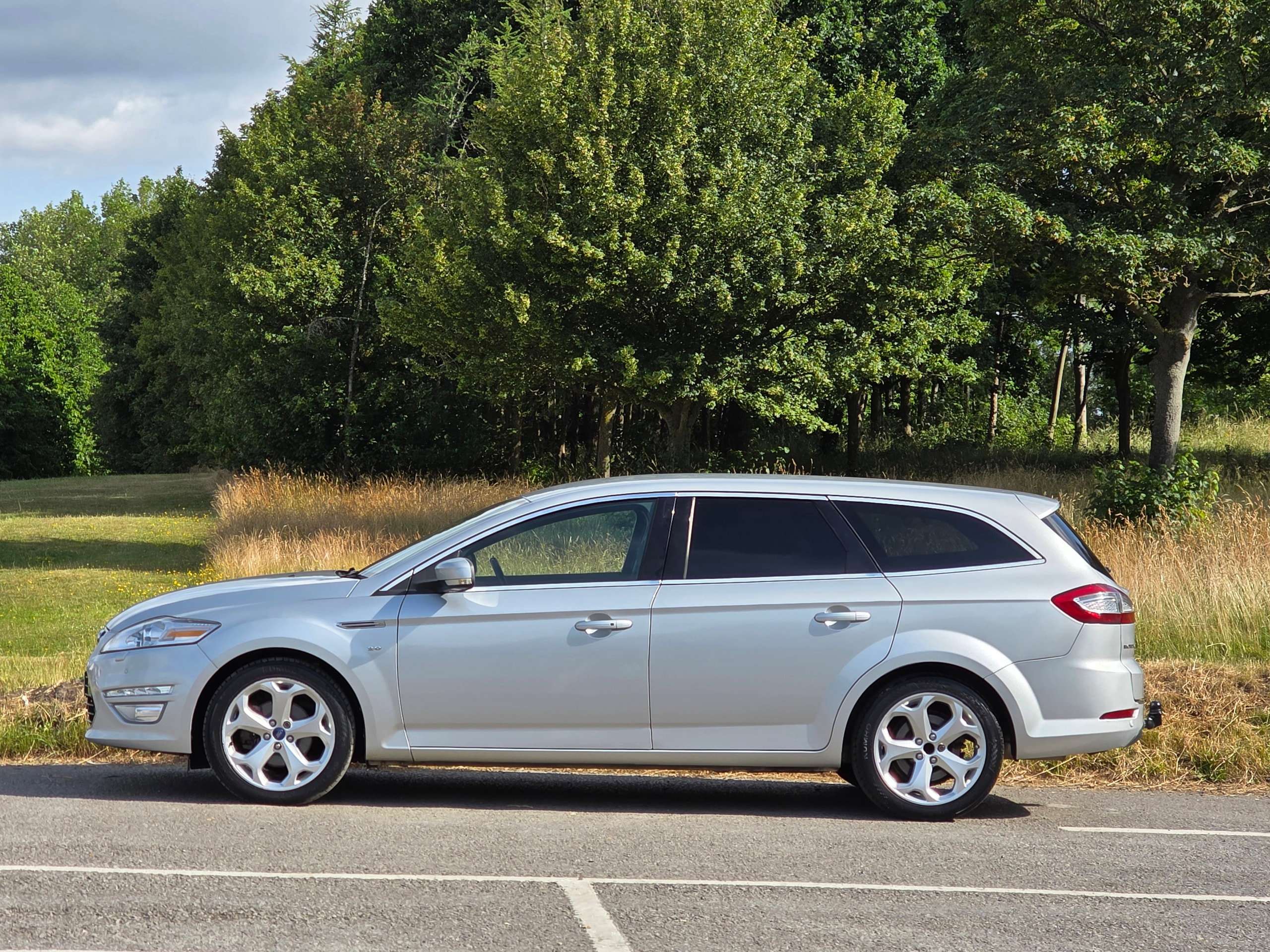 A 2010 FORD MONDEO Ford Mondeo 2.0 tdci Titanium-x estate A 2010 FORD MONDEO Ford Mondeo 2.0 tdci Titanium-x estate