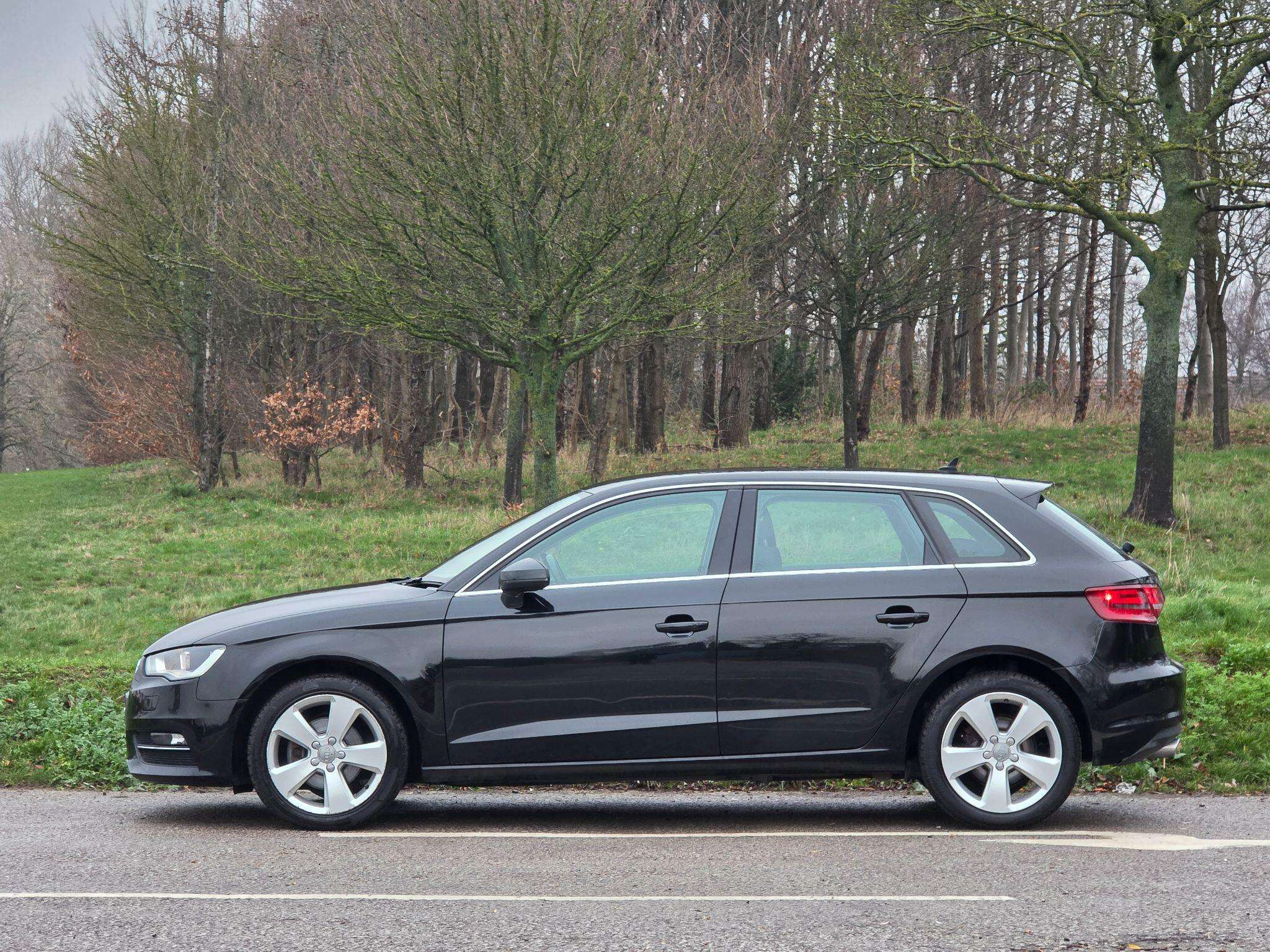 A 2015 AUDI A3 1.6 TDI Sport Sportback Euro 6 (s/s) 5dr (Nav) A 2015 AUDI A3 1.6 TDI Sport Sportback Euro 6 (s/s) 5dr (Nav)