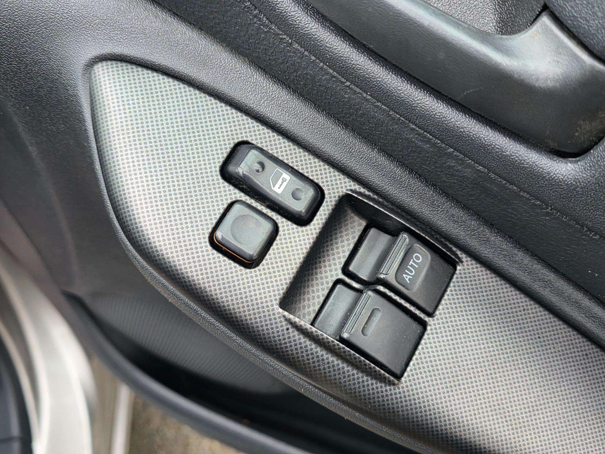 2005 TOYOTA YARIS 2005 TOYOTA YARIS