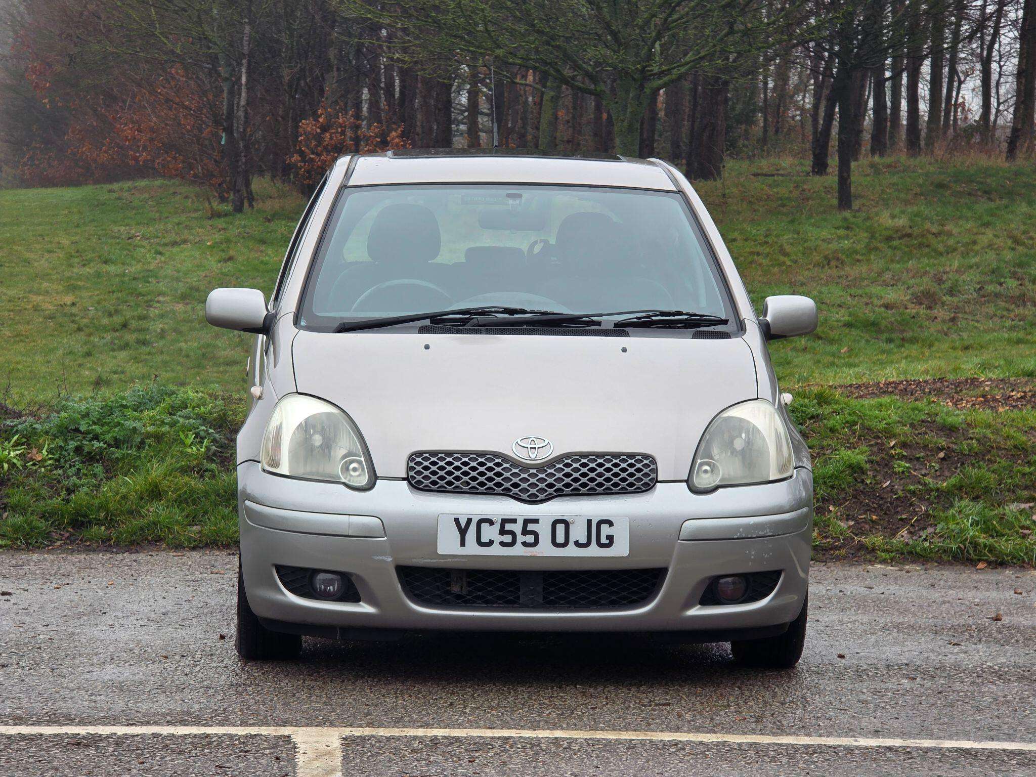 A 2005 TOYOTA YARIS 1.3 VVT-i Colour Collection 5dr A 2005 TOYOTA YARIS 1.3 VVT-i Colour Collection 5dr