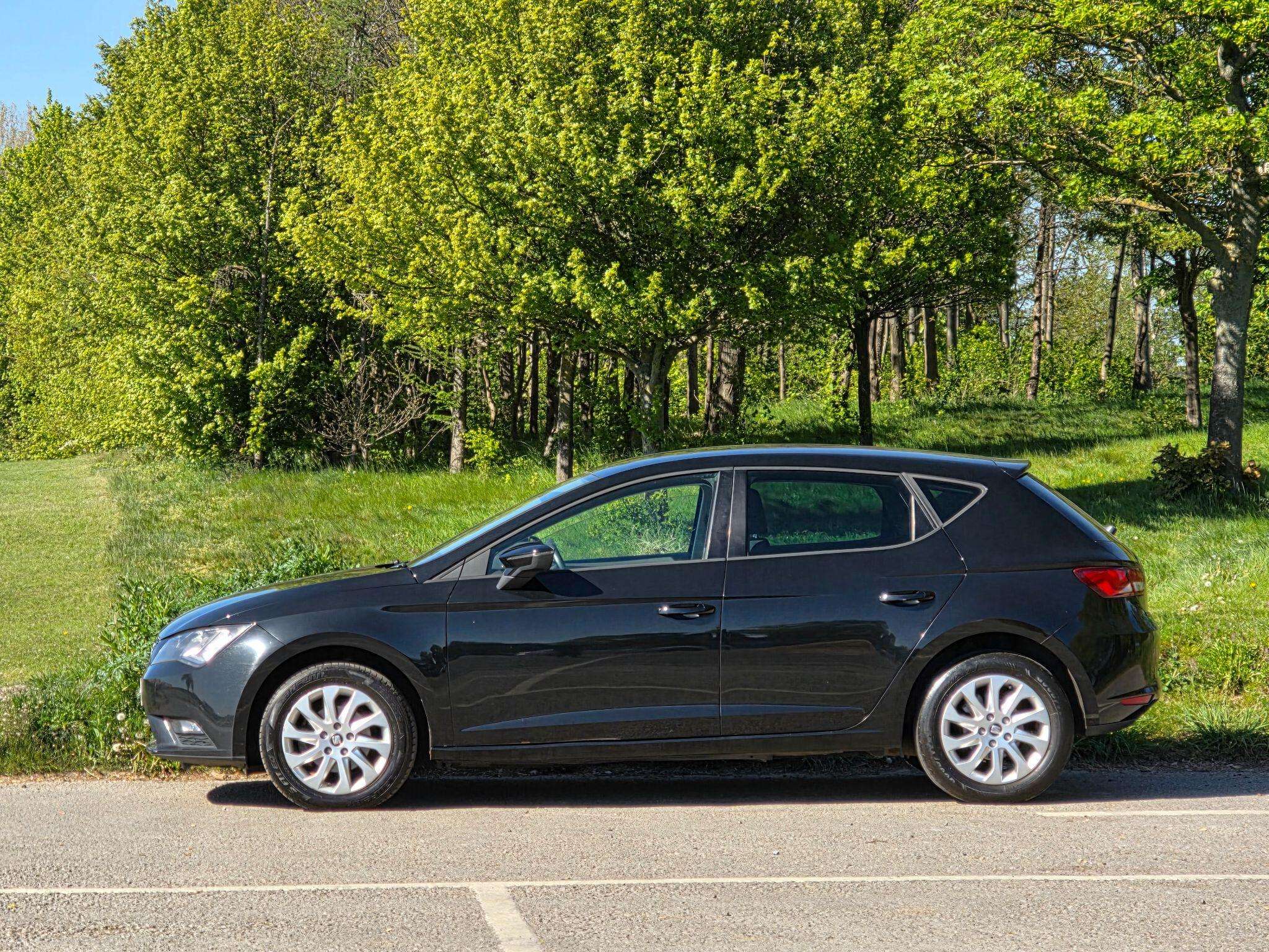 A 2015 SEAT LEON 1.6 TDI Ecomotive CR SE Euro 5 (s/s) 5dr A 2015 SEAT LEON 1.6 TDI Ecomotive CR SE Euro 5 (s/s) 5dr
