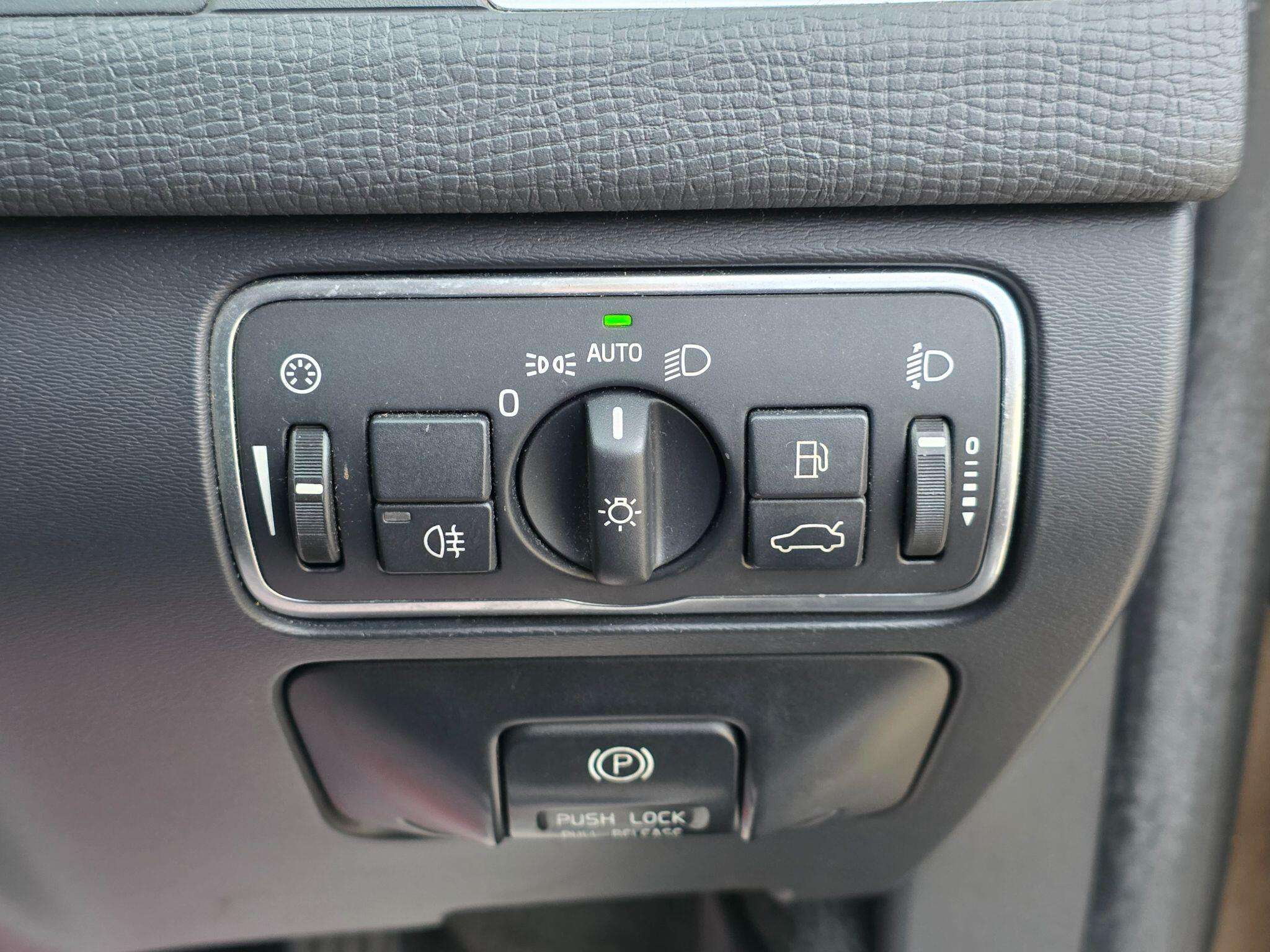 2013 VOLVO XC60 2013 VOLVO XC60