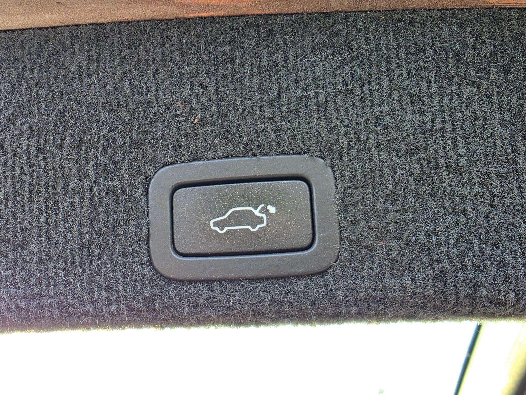 2013 VOLVO XC60 2013 VOLVO XC60