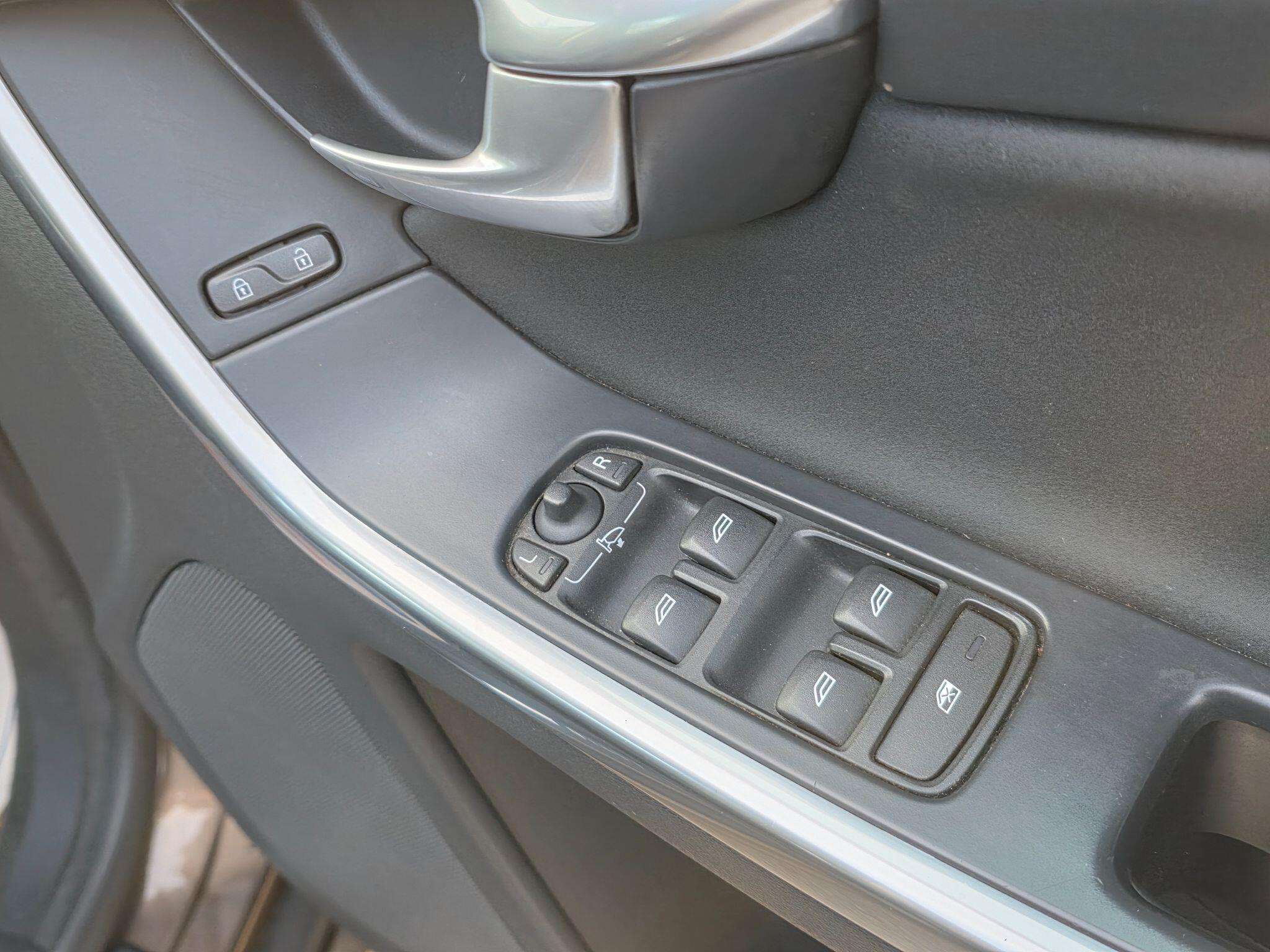 2013 VOLVO XC60 2013 VOLVO XC60