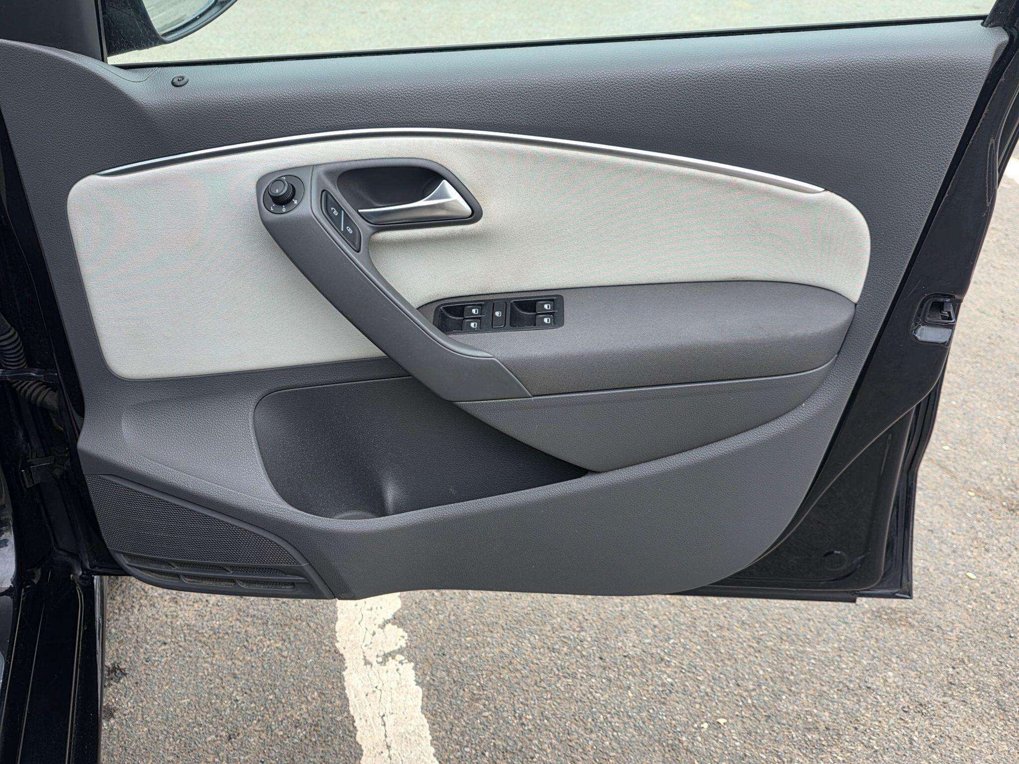 2015 VOLKSWAGEN POLO 2015 VOLKSWAGEN POLO