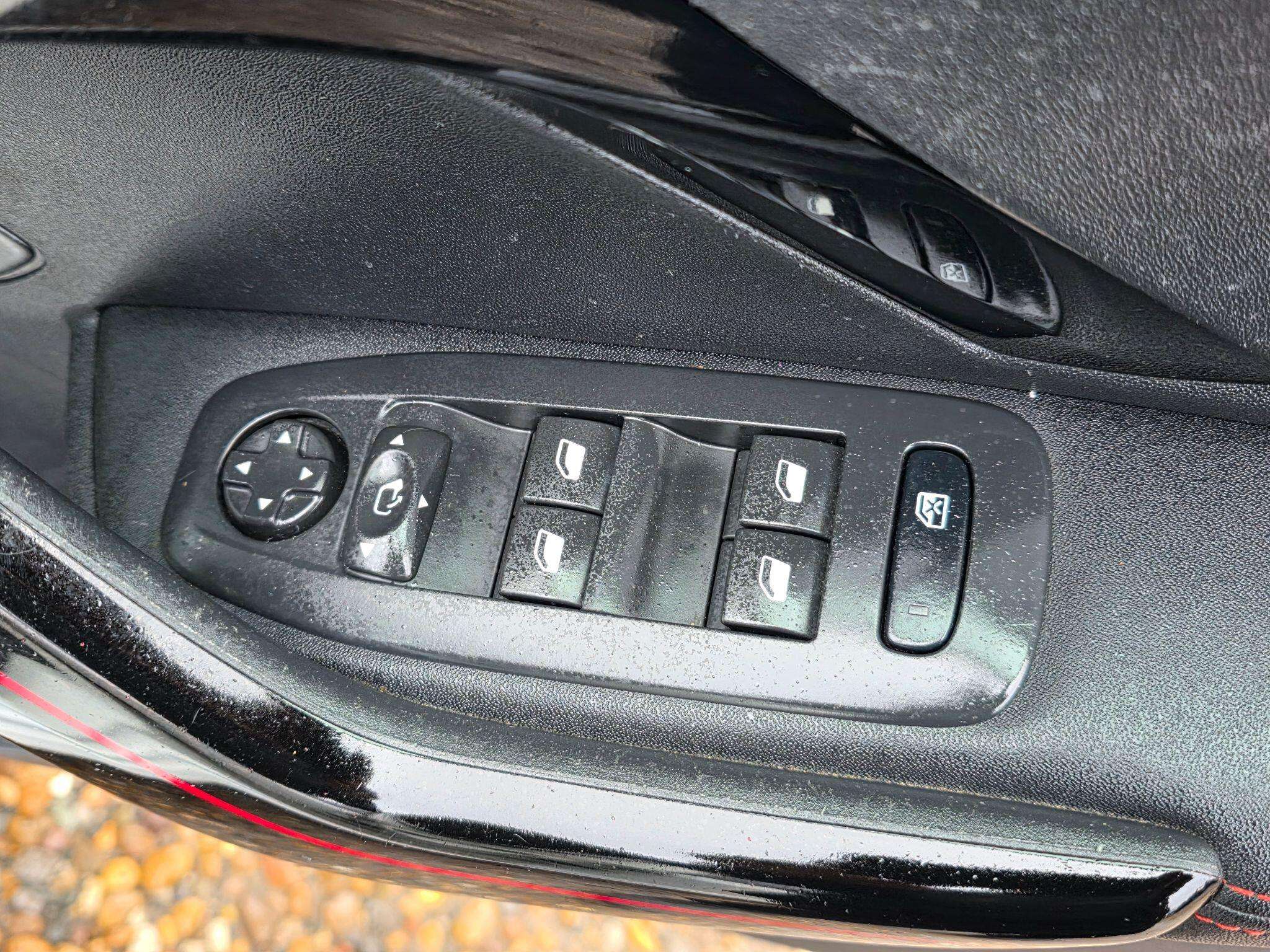 2016 PEUGEOT 208 2016 PEUGEOT 208