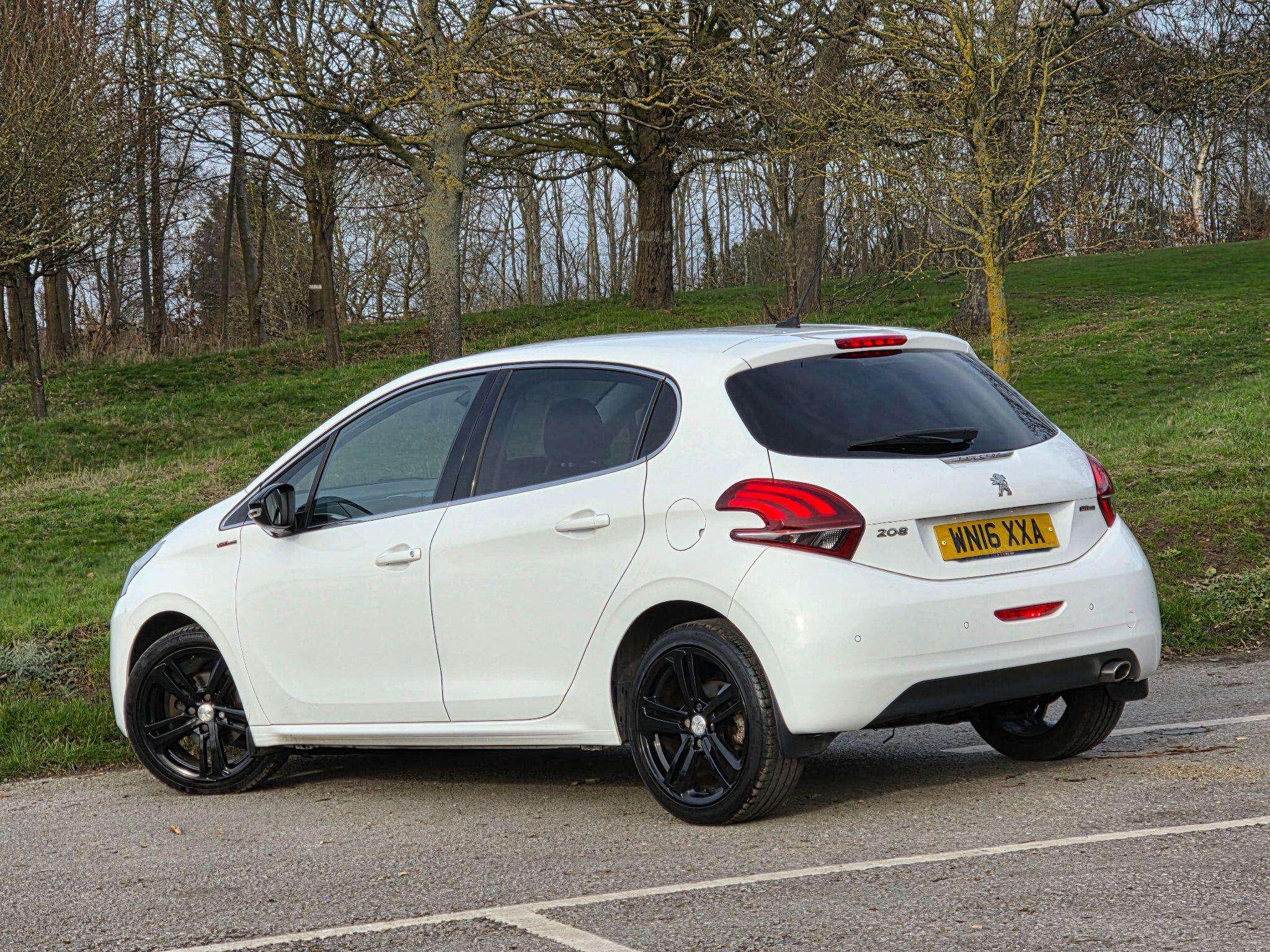 2016 PEUGEOT 208 2016 PEUGEOT 208