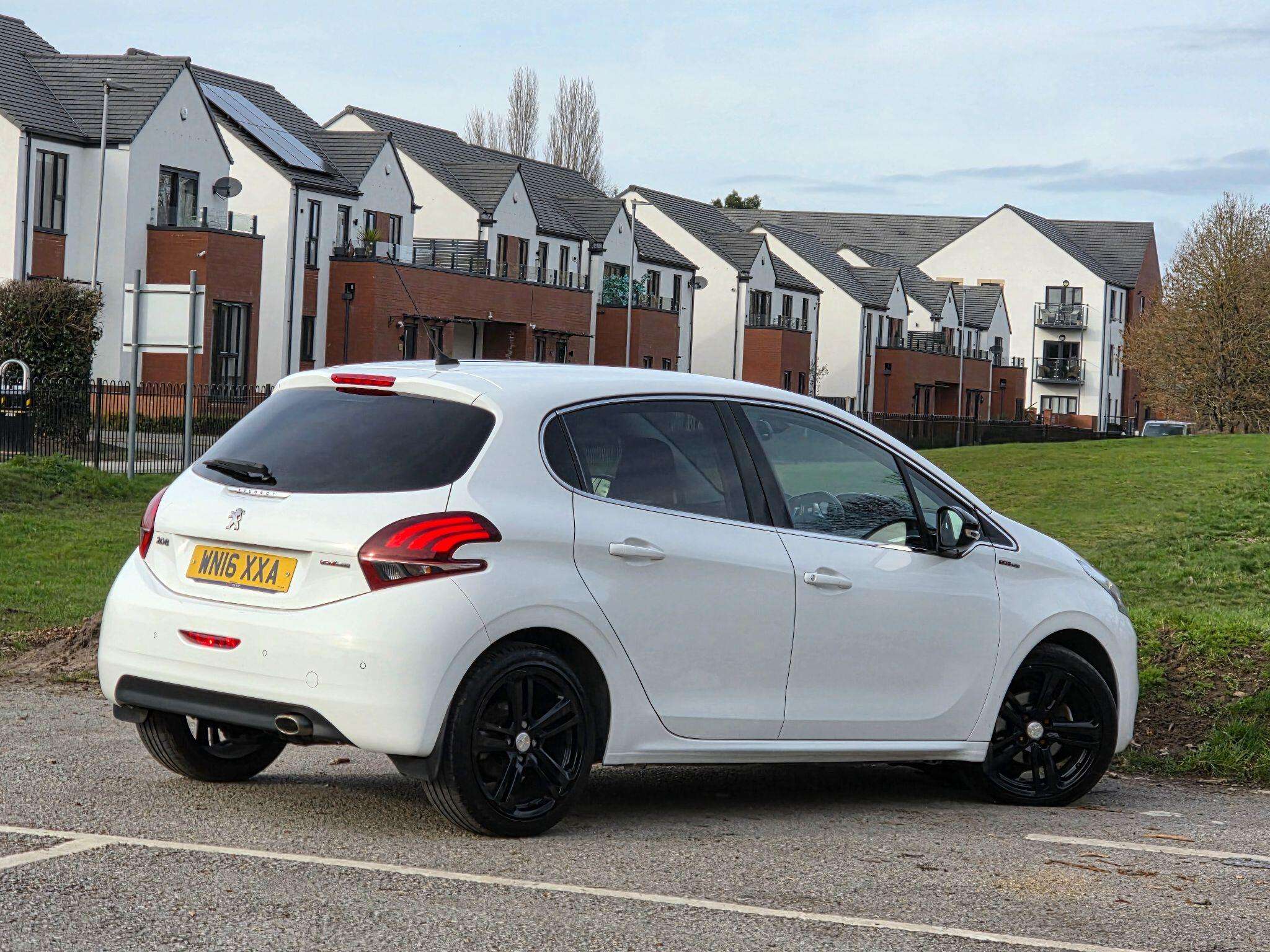 2016 PEUGEOT 208 2016 PEUGEOT 208