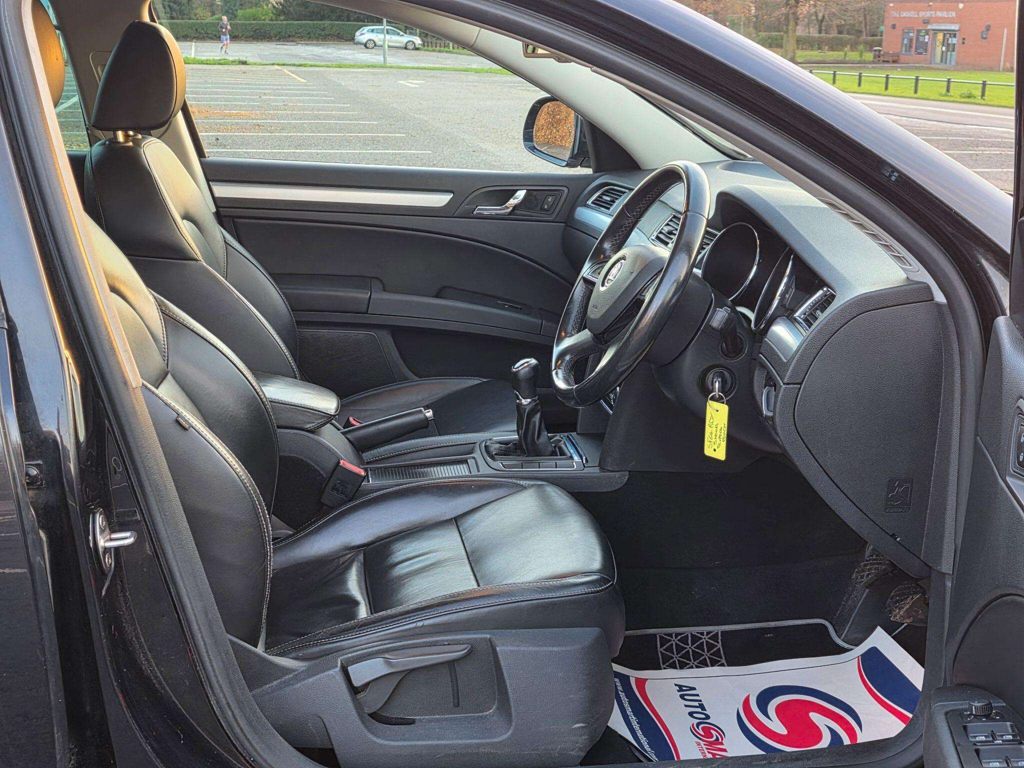 2014 SKODA SUPERB 2014 SKODA SUPERB