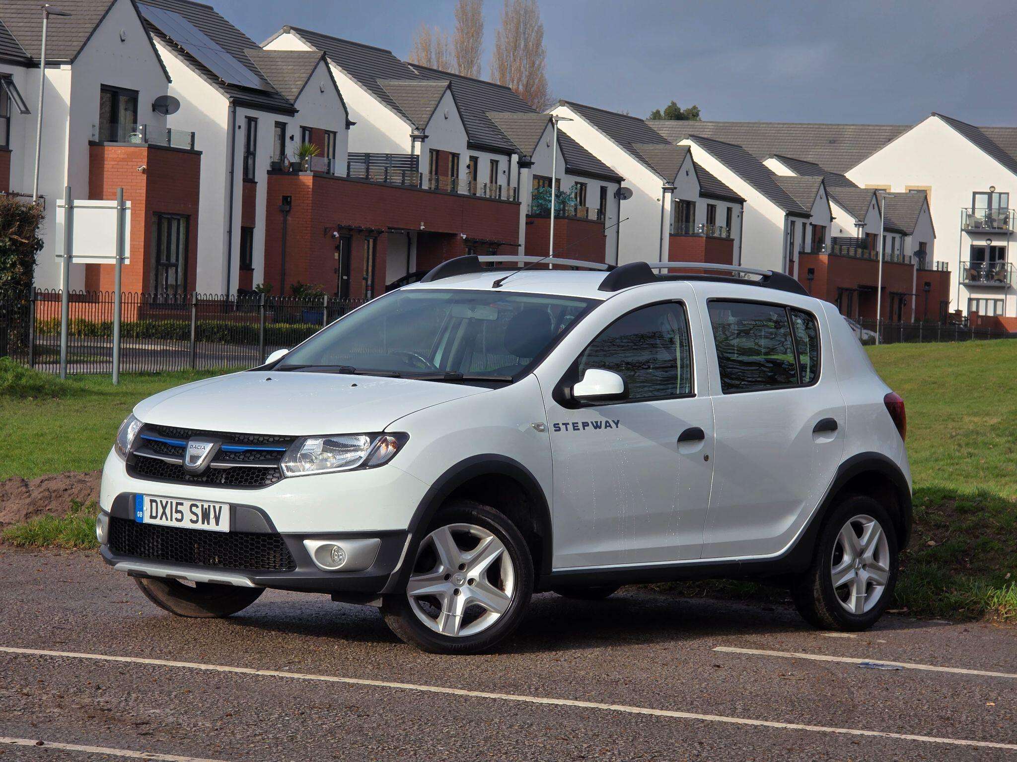 A 2015 DACIA SANDERO STEPWAY 0.9 TCe Laureate Euro 5 5dr A 2015 DACIA SANDERO STEPWAY 0.9 TCe Laureate Euro 5 5dr
