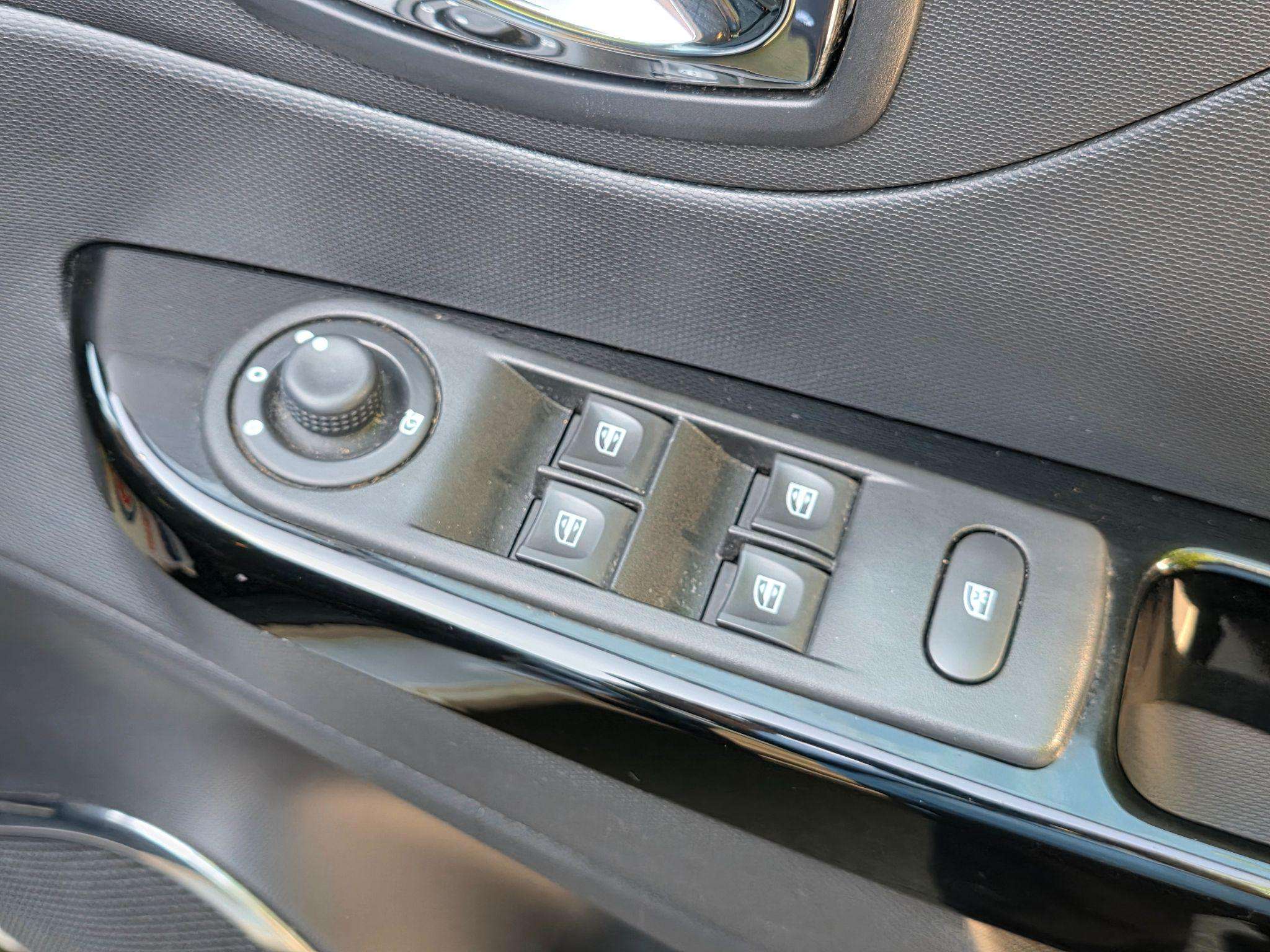 2015 RENAULT CAPTUR 2015 RENAULT CAPTUR