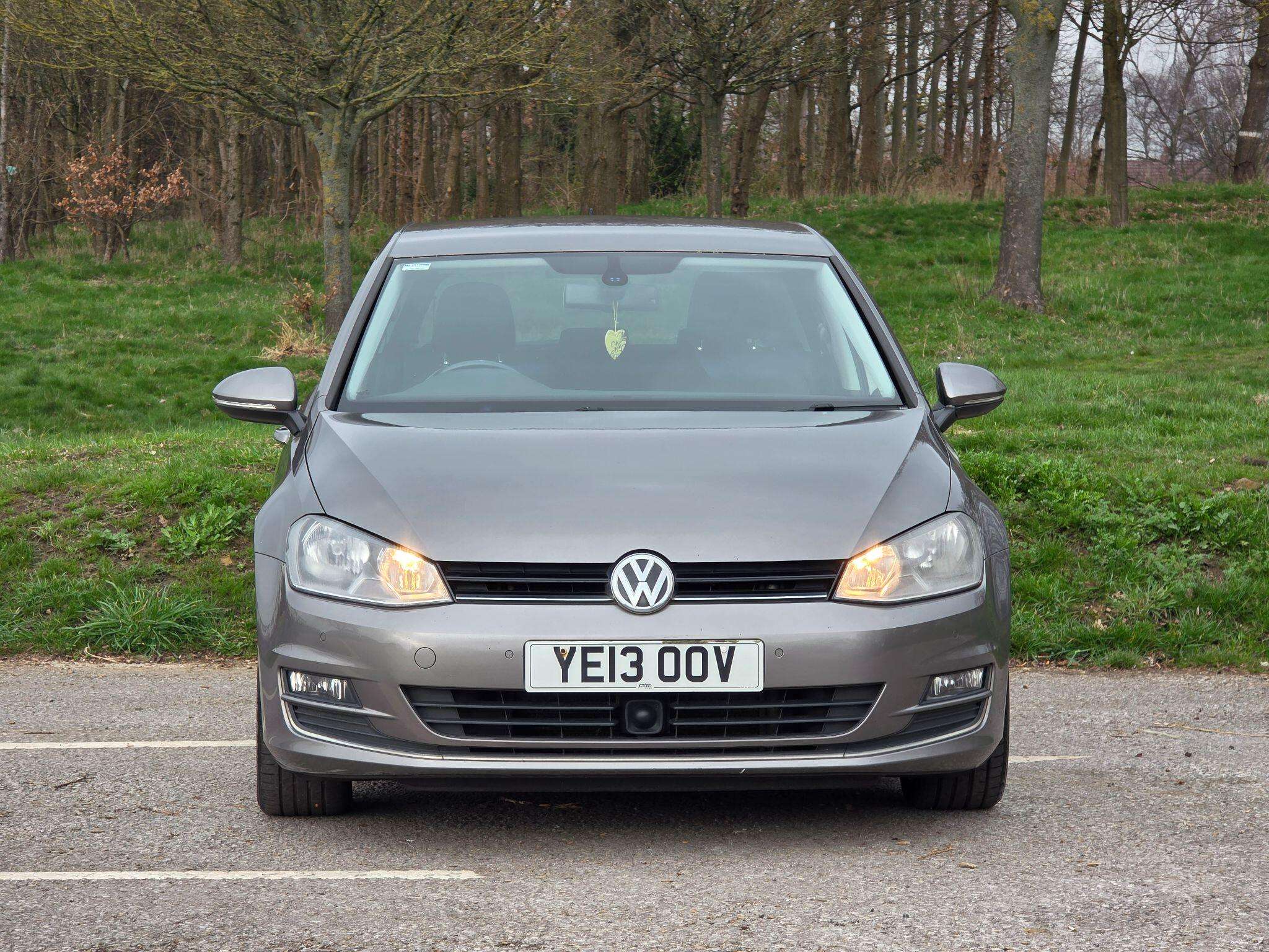 A 2013 VOLKSWAGEN GOLF 2.0 TDI BlueMotion Tech GT Euro 5 (s/s) 5dr A 2013 VOLKSWAGEN GOLF 2.0 TDI BlueMotion Tech GT Euro 5 (s/s) 5dr