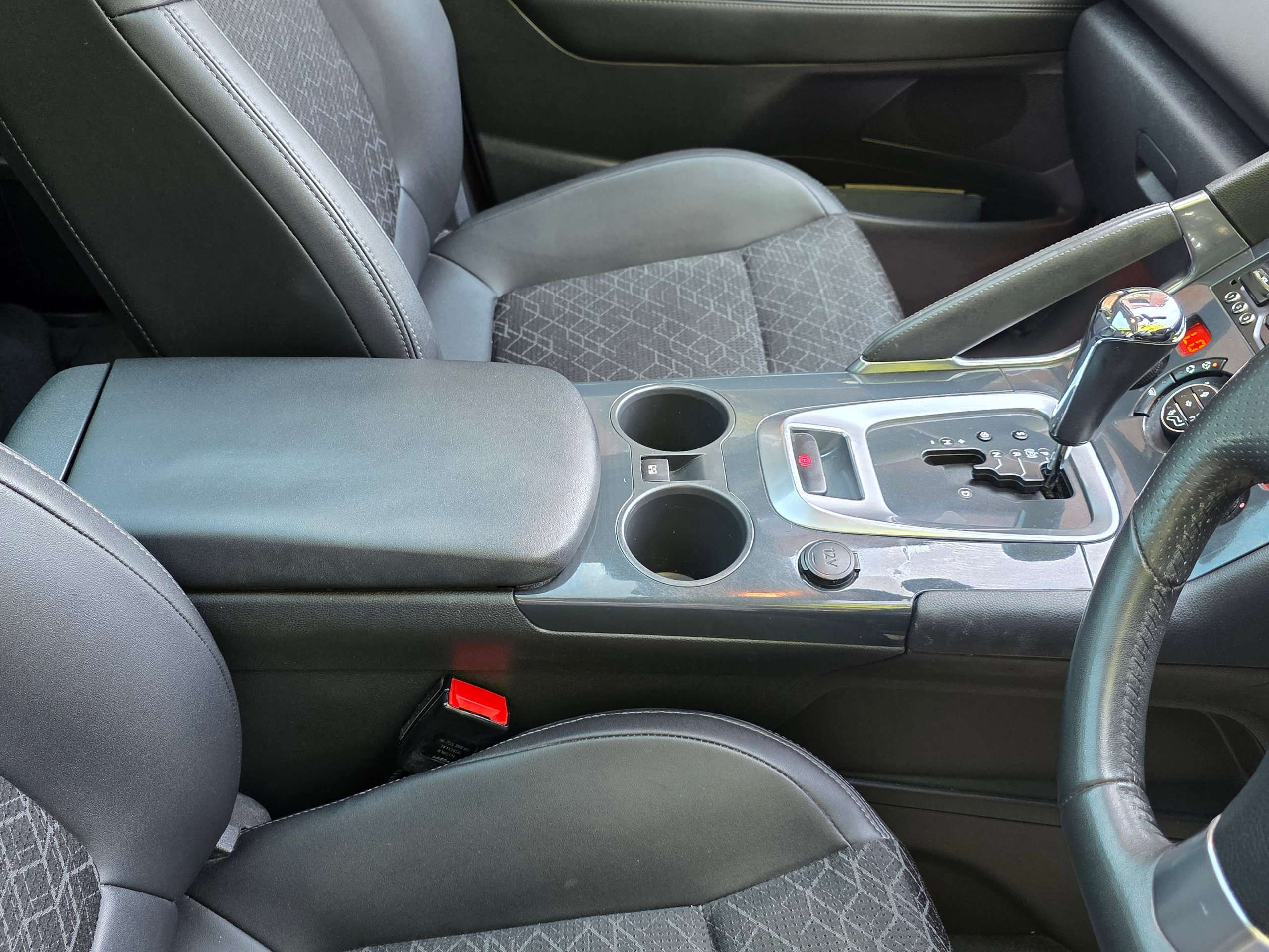 2014 PEUGEOT 3008 2014 PEUGEOT 3008