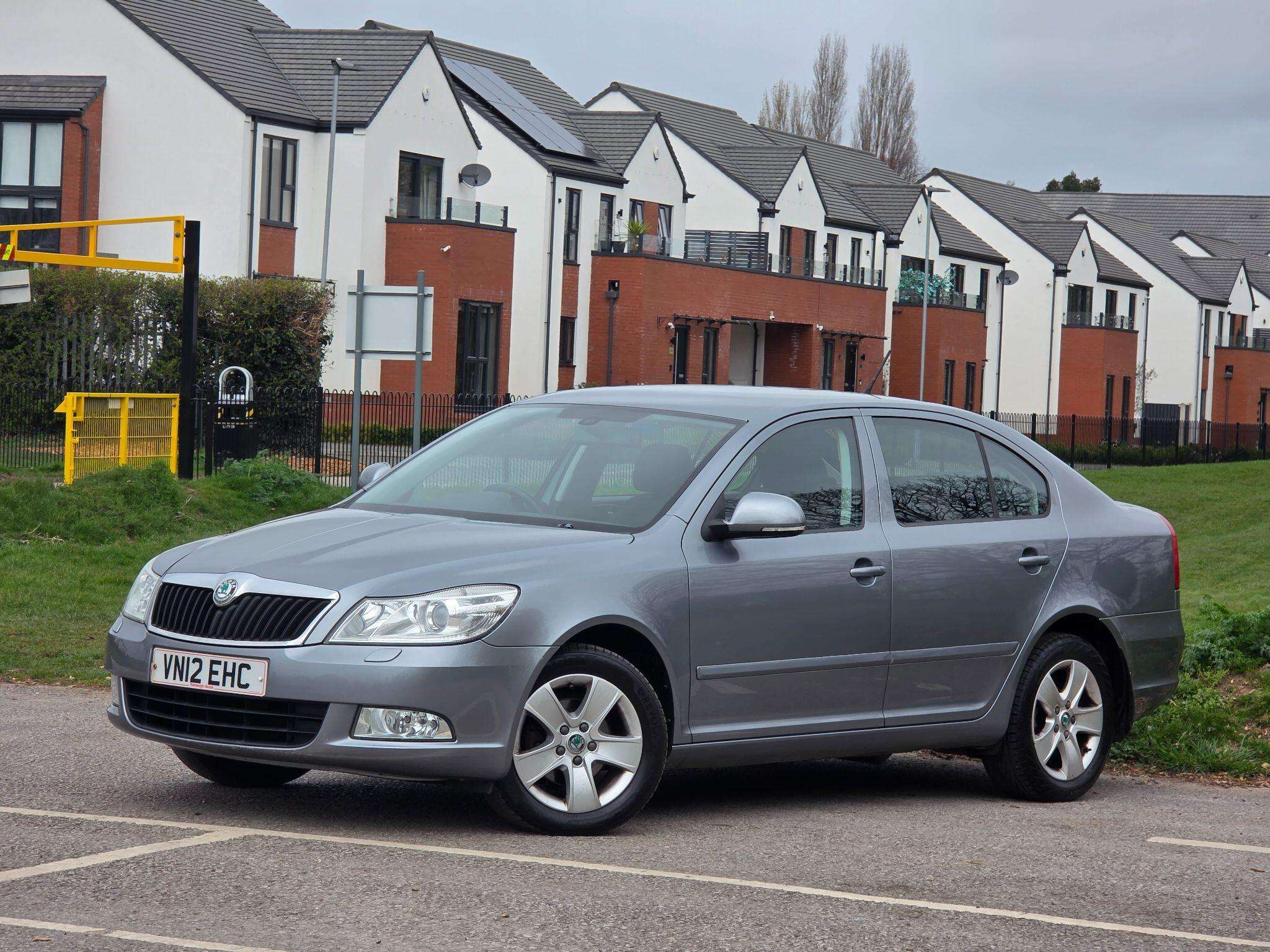 A 2012 SKODA OCTAVIA 1.6 TDI Elegance Euro 5 5dr A 2012 SKODA OCTAVIA 1.6 TDI Elegance Euro 5 5dr