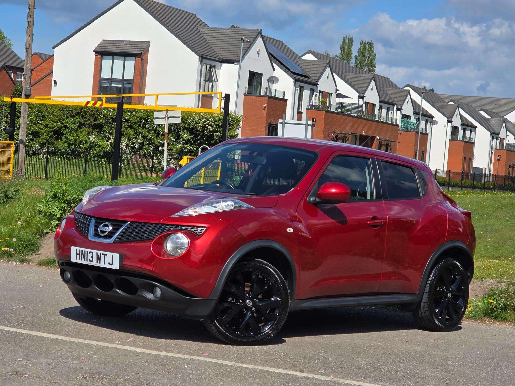 A 2013 NISSAN JUKE 1.6 Acenta Premium Euro 5 (s/s) 5dr A 2013 NISSAN JUKE 1.6 Acenta Premium Euro 5 (s/s) 5dr