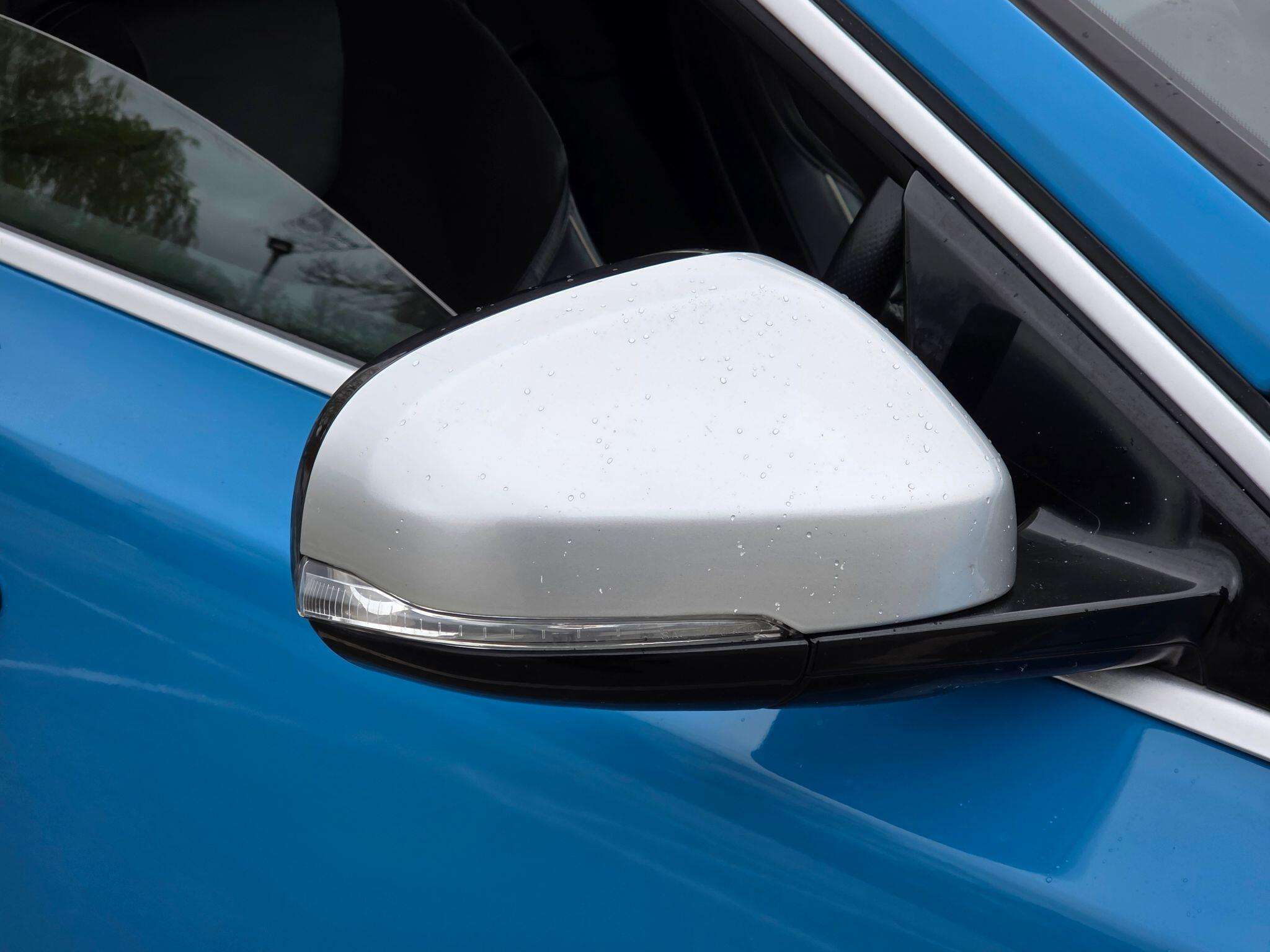 2015 VOLVO V40 2015 VOLVO V40