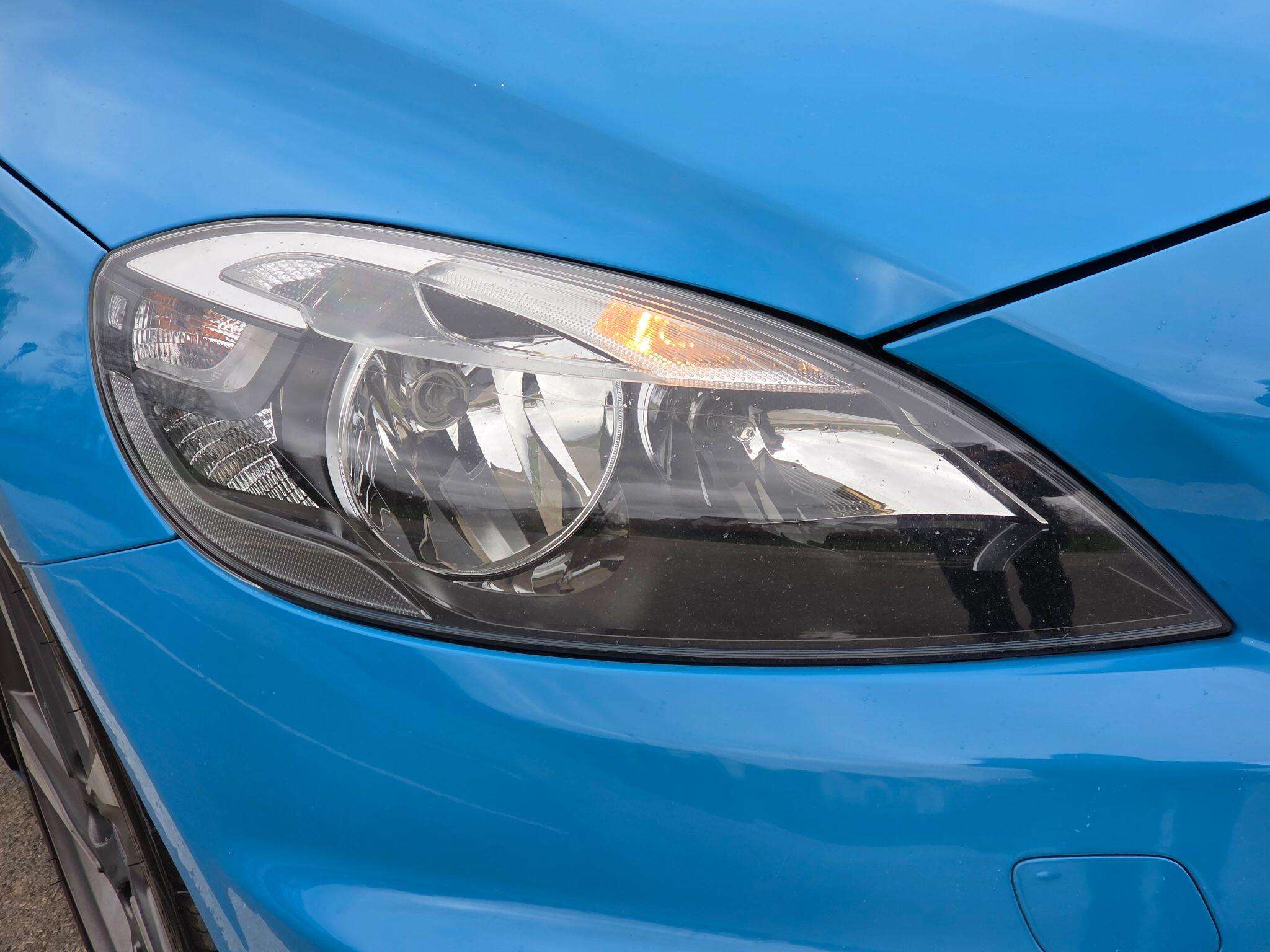 2015 VOLVO V40 2015 VOLVO V40