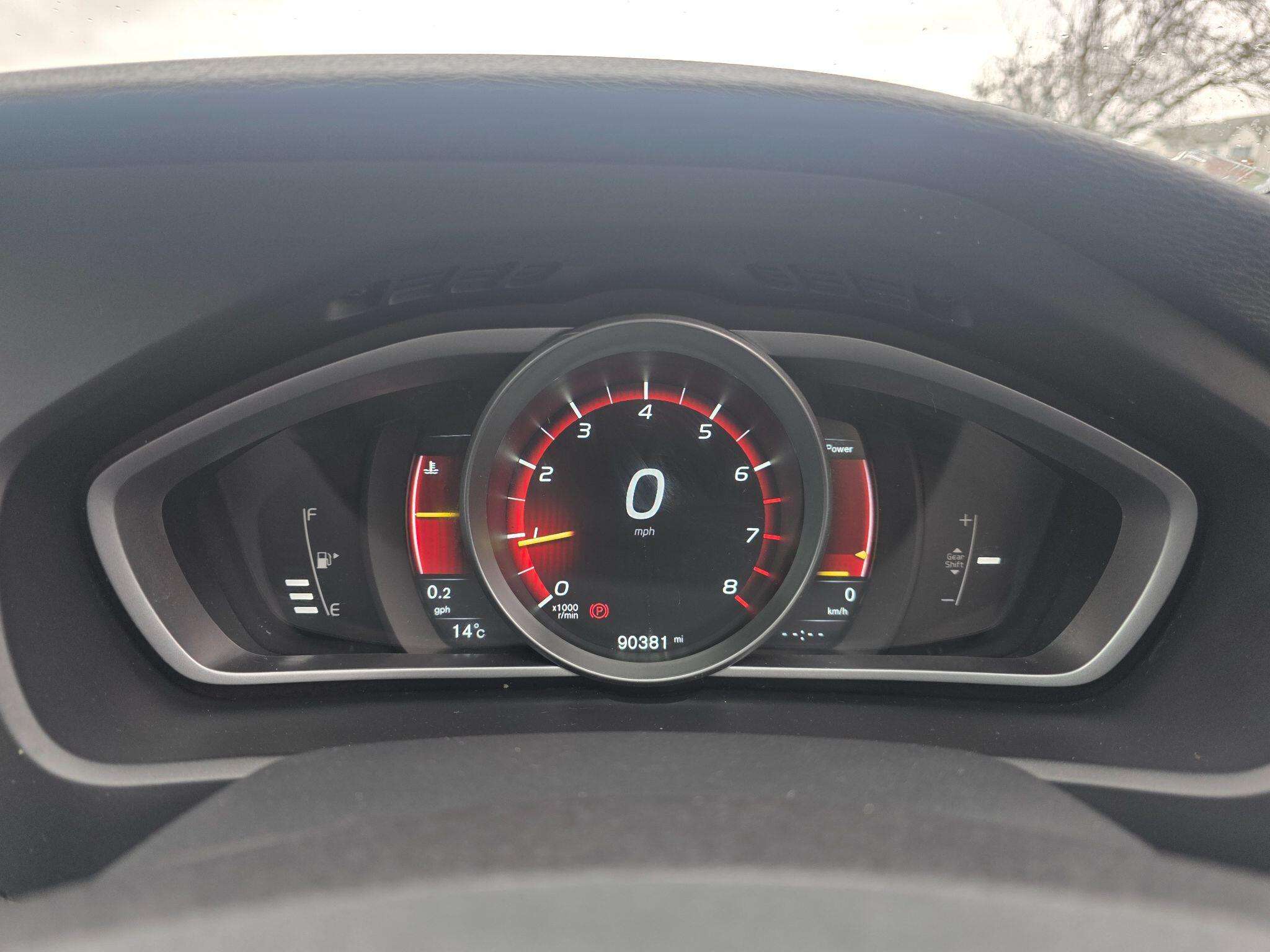 2015 VOLVO V40 2015 VOLVO V40