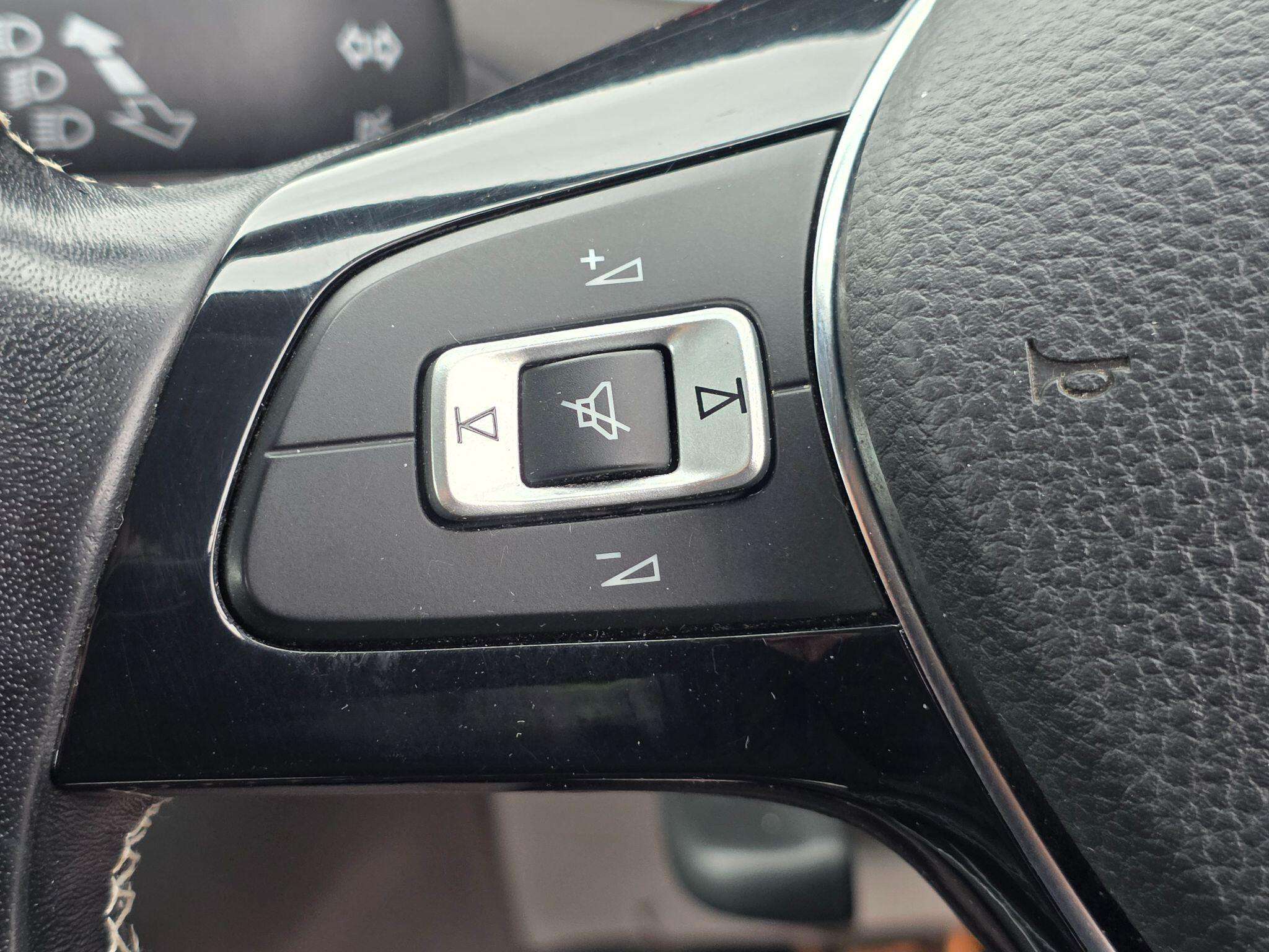 2015 VOLKSWAGEN POLO 2015 VOLKSWAGEN POLO