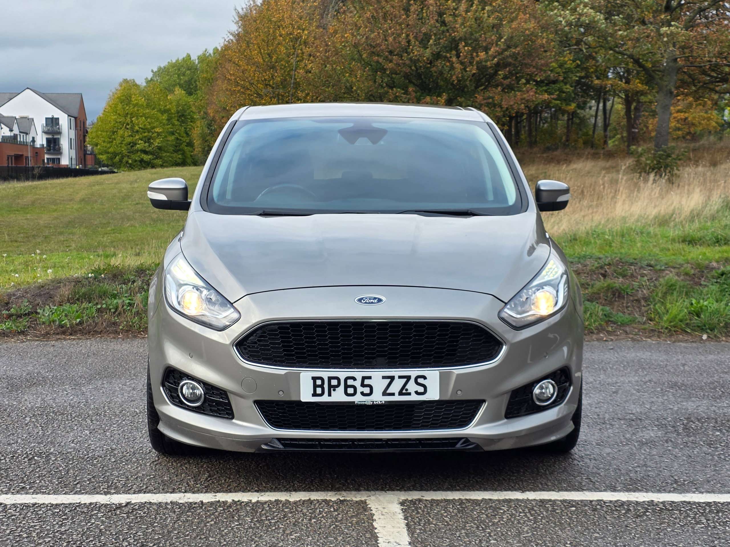 A 2016 FORD S-MAX 2.0 TDCi Titanium Sport MPV 5dr Diesel Powershift Euro 6 (s/s) (210 ps) A 2016 FORD S-MAX 2.0 TDCi Titanium Sport MPV 5dr Diesel Powershift Euro 6 (s/s) (210 ps)