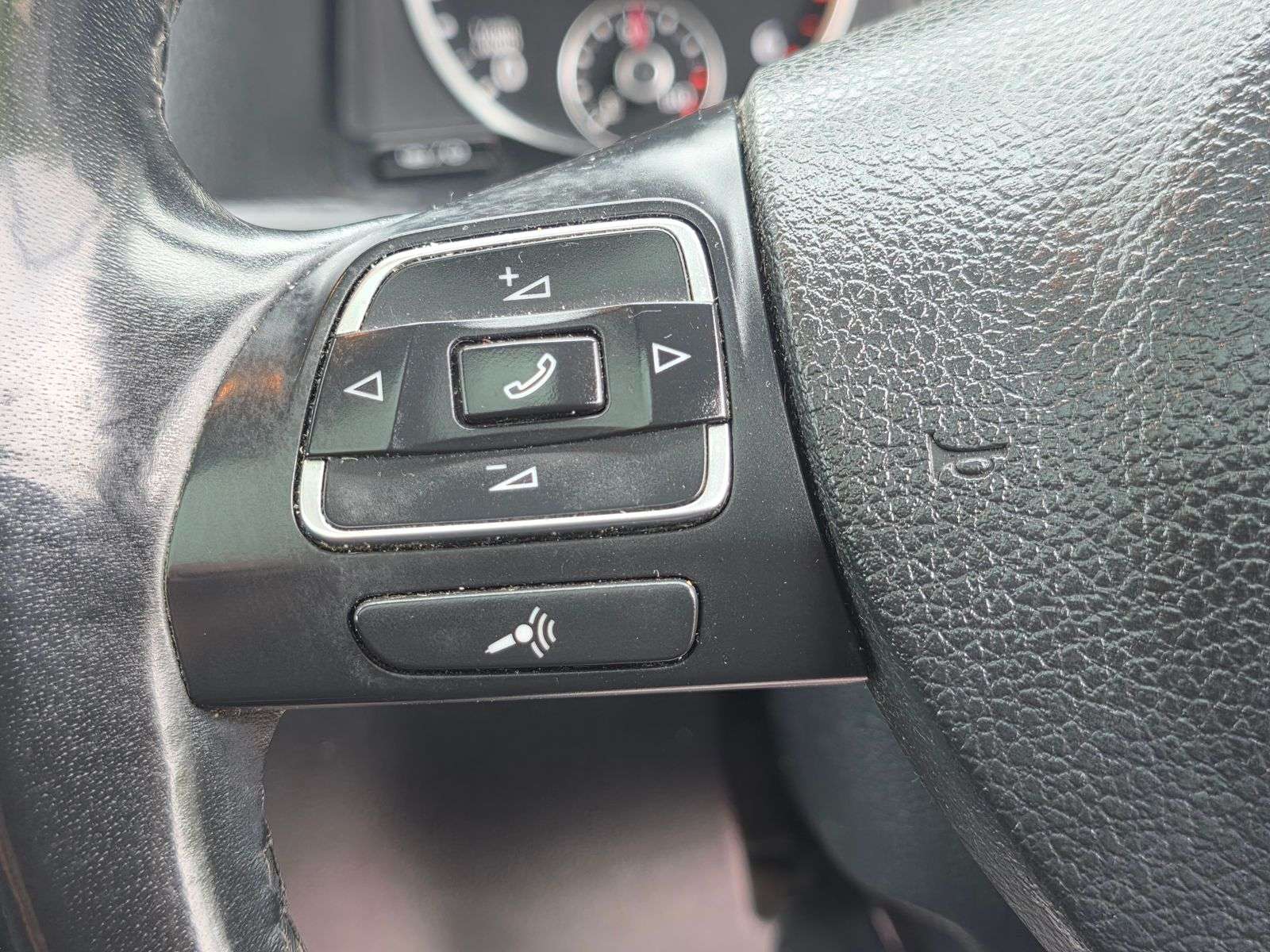 2015 VOLKSWAGEN TIGUAN 2015 VOLKSWAGEN TIGUAN