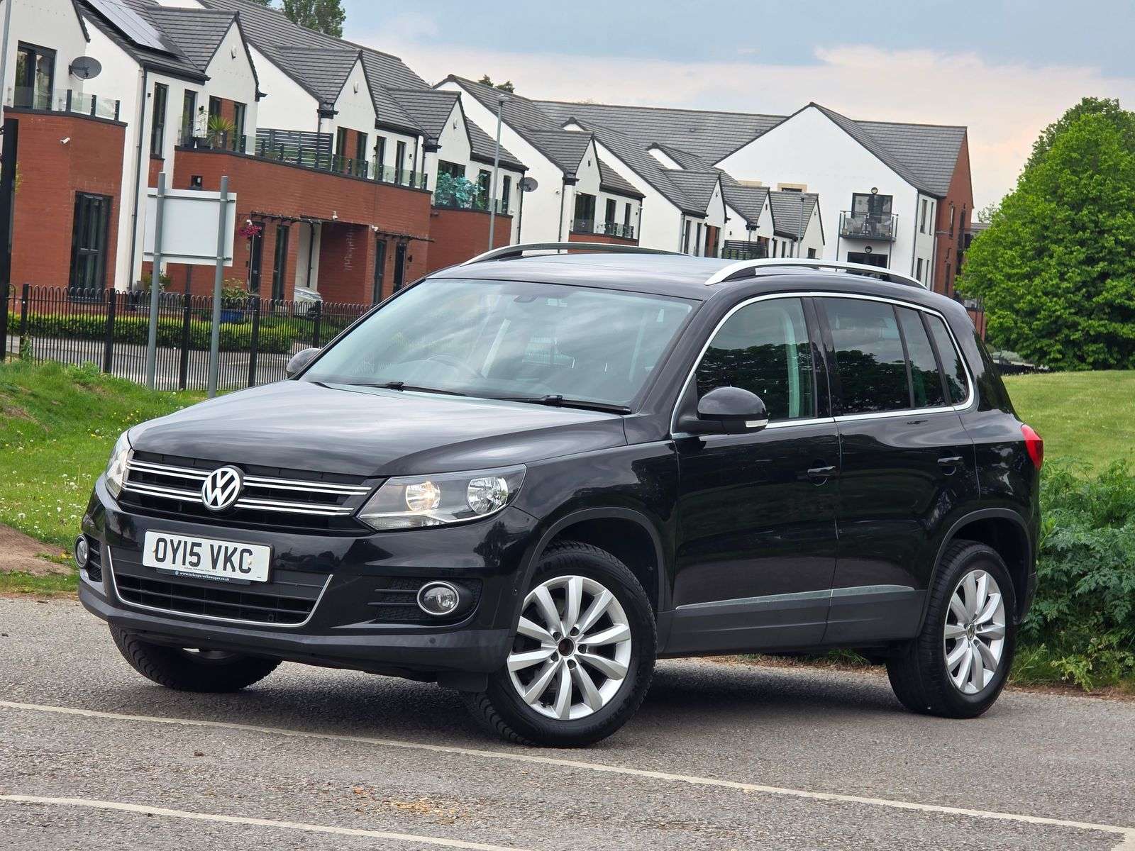 A 2015 VOLKSWAGEN TIGUAN MATCH TDI BLUEMOTION TECH 4MOTION DSG A 2015 VOLKSWAGEN TIGUAN MATCH TDI BLUEMOTION TECH 4MOTION DSG