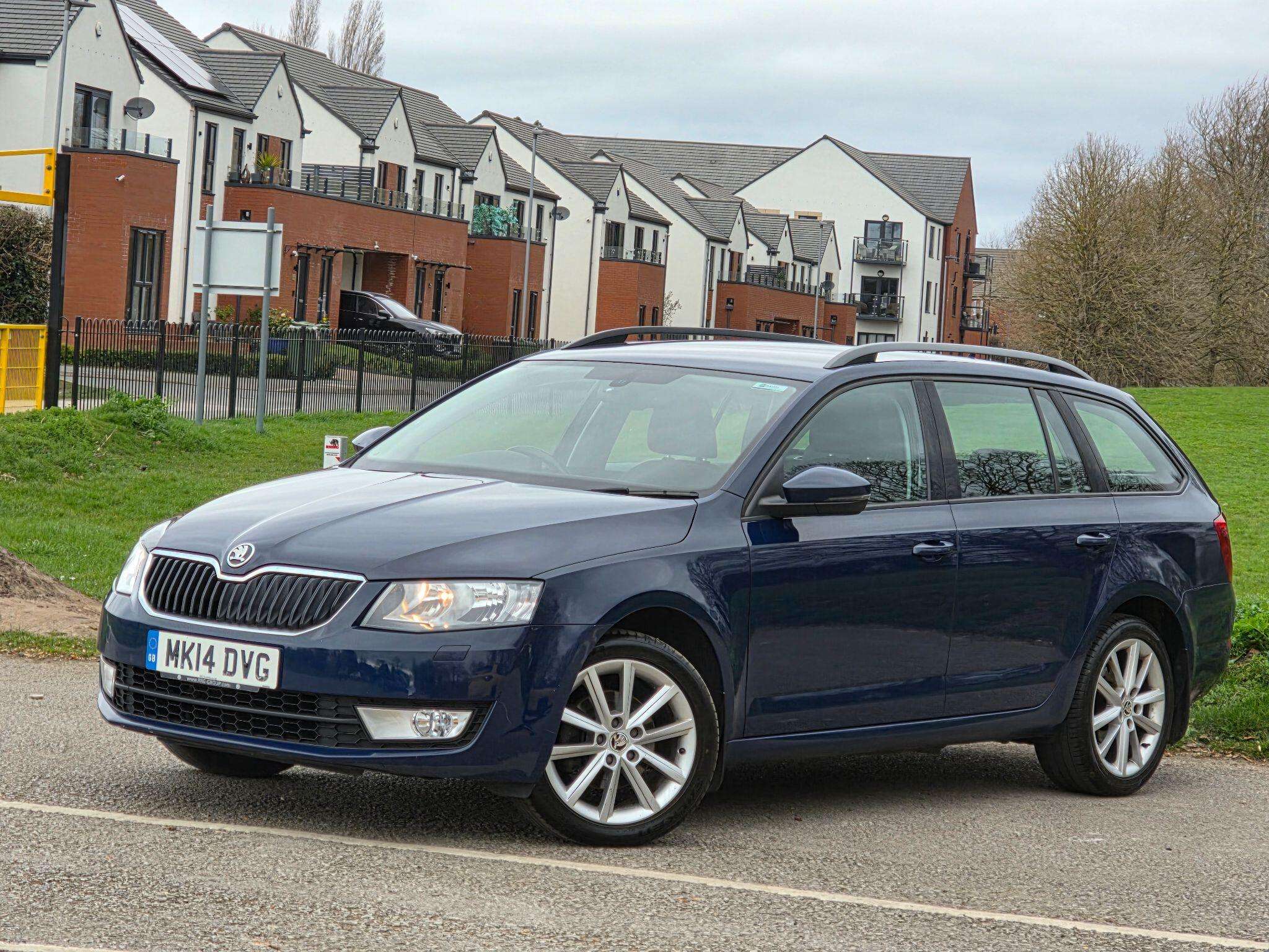 A 2014 SKODA OCTAVIA 1.4 TSI Elegance Euro 5 (s/s) 5dr A 2014 SKODA OCTAVIA 1.4 TSI Elegance Euro 5 (s/s) 5dr