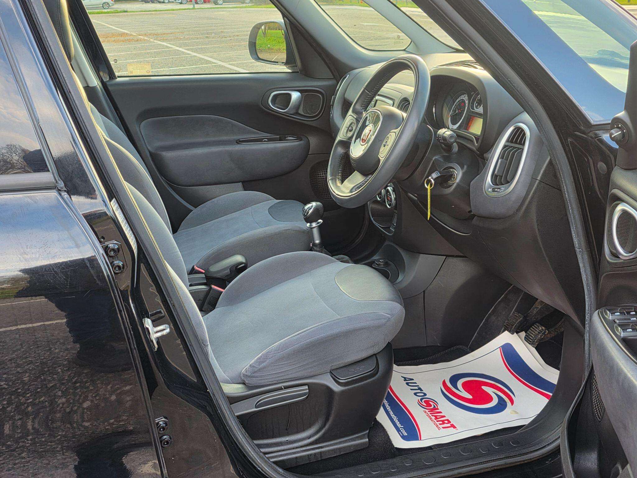 2015 FIAT 500L 2015 FIAT 500L