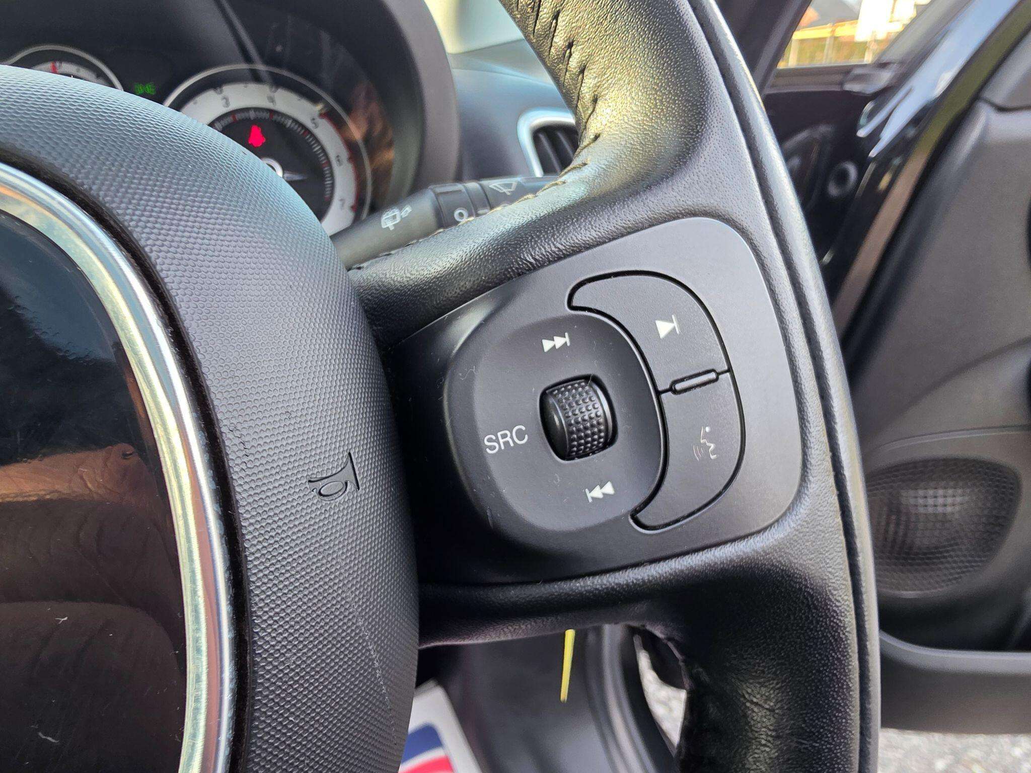 2015 FIAT 500L 2015 FIAT 500L