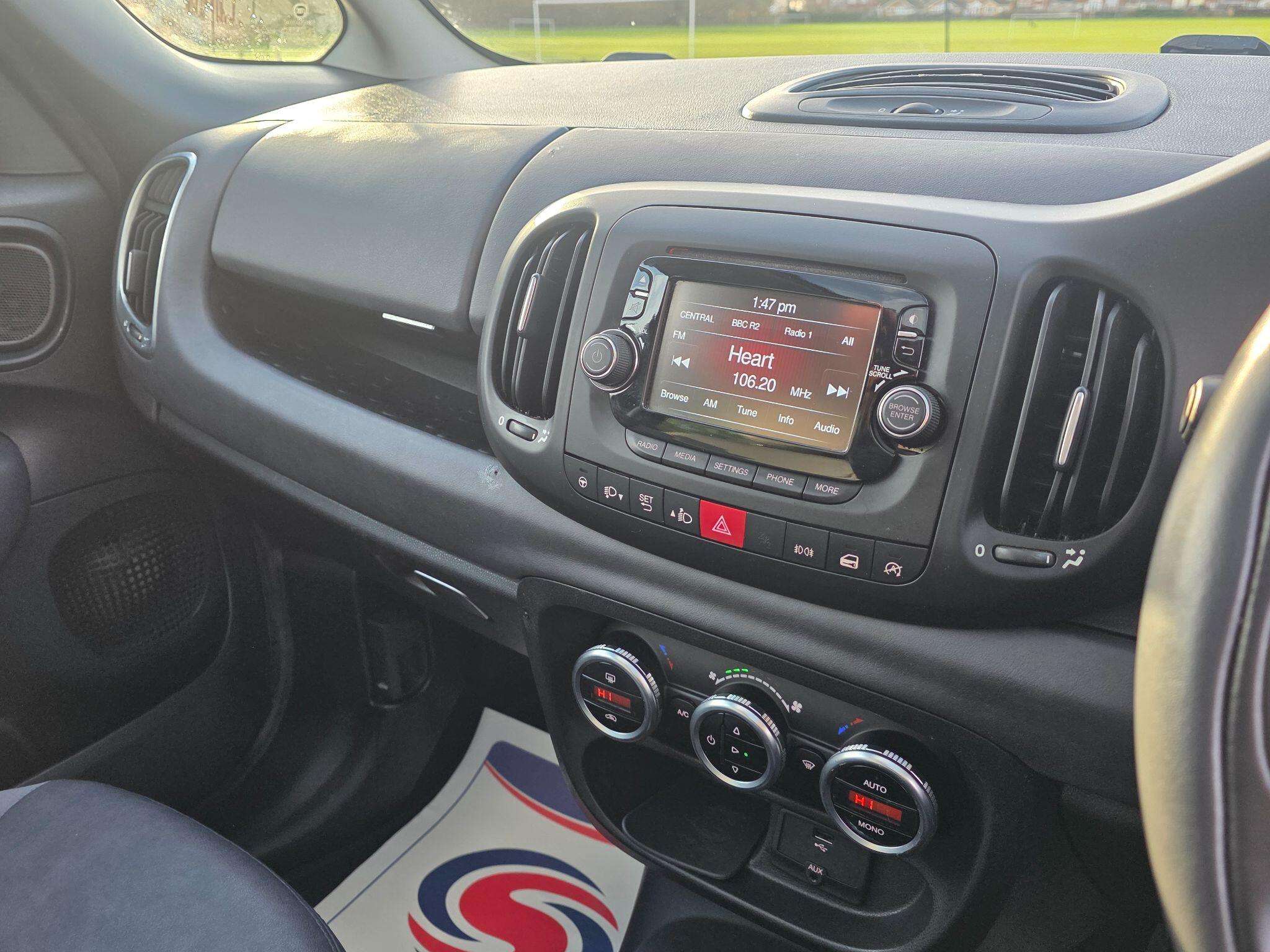 2015 FIAT 500L 2015 FIAT 500L