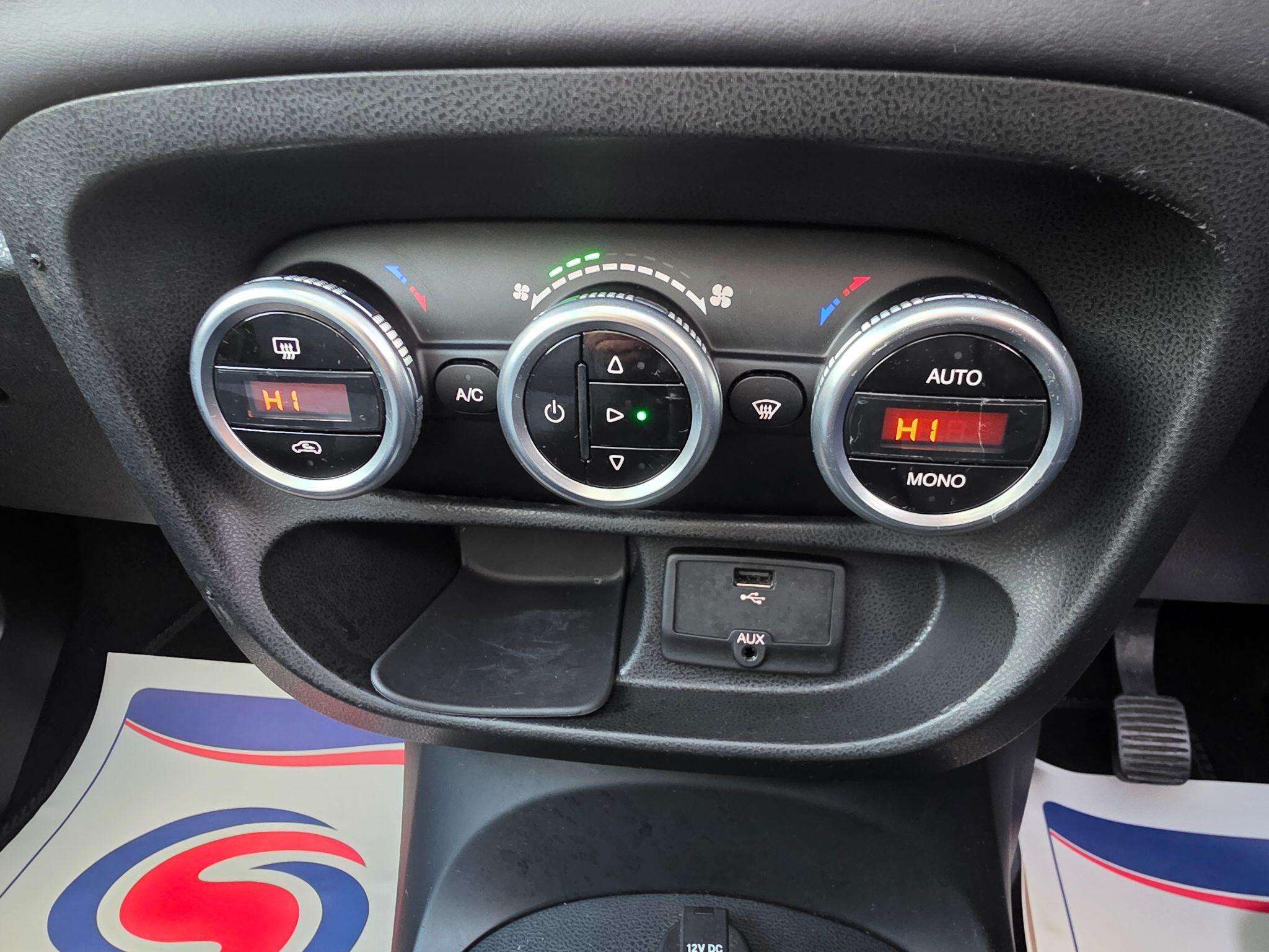 2015 FIAT 500L 2015 FIAT 500L