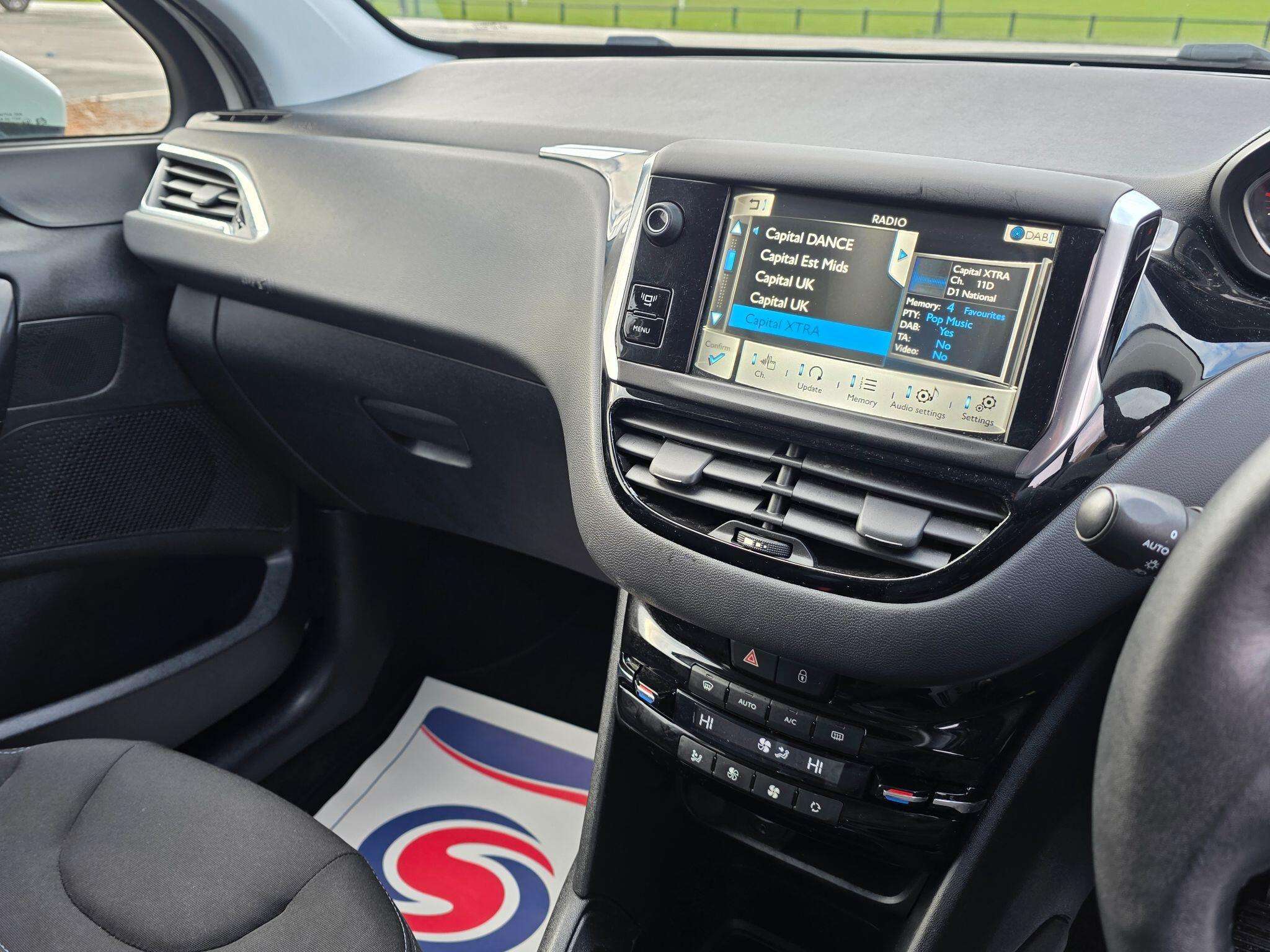 2014 PEUGEOT 208 2014 PEUGEOT 208