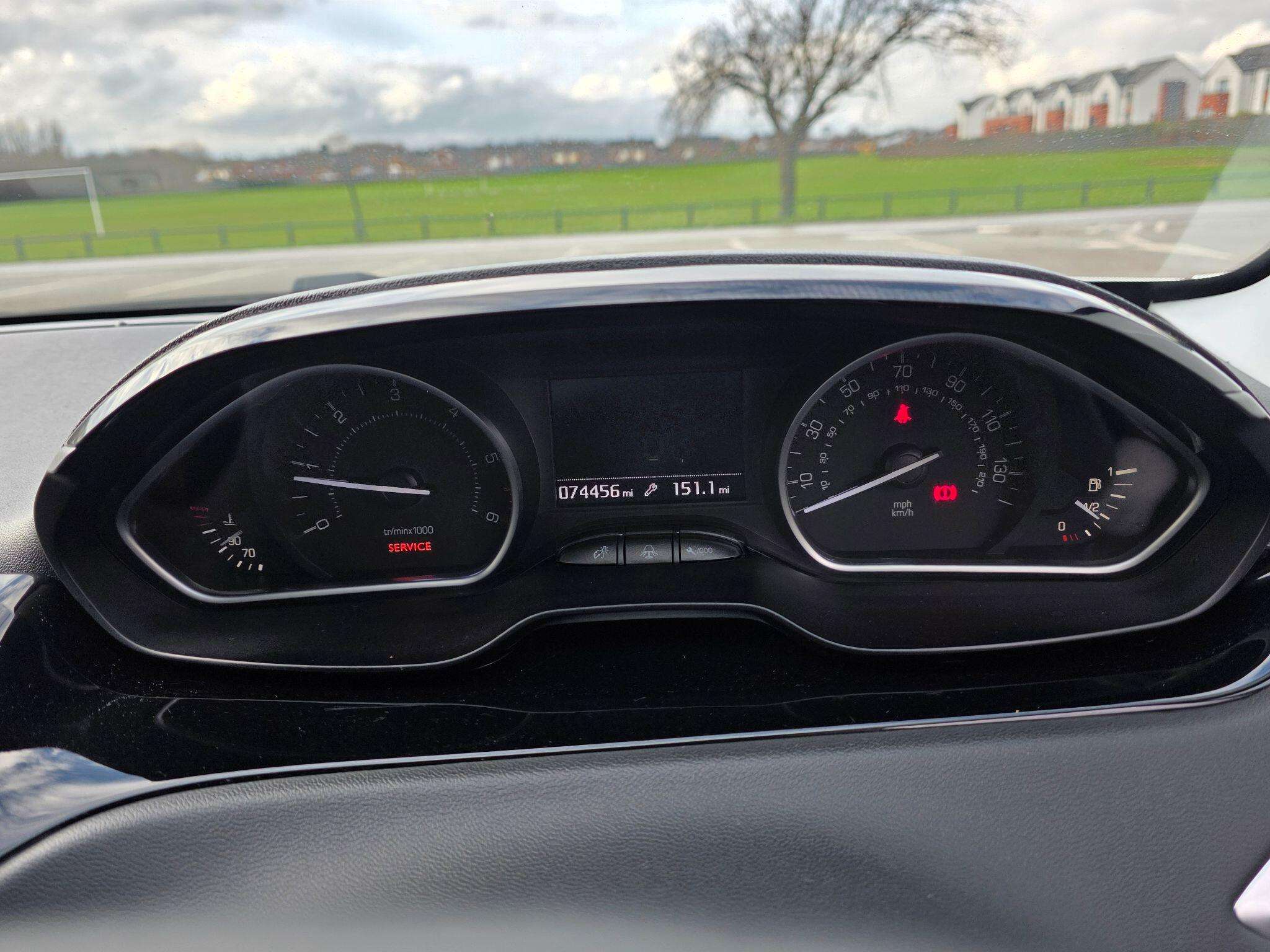 2014 PEUGEOT 208 2014 PEUGEOT 208