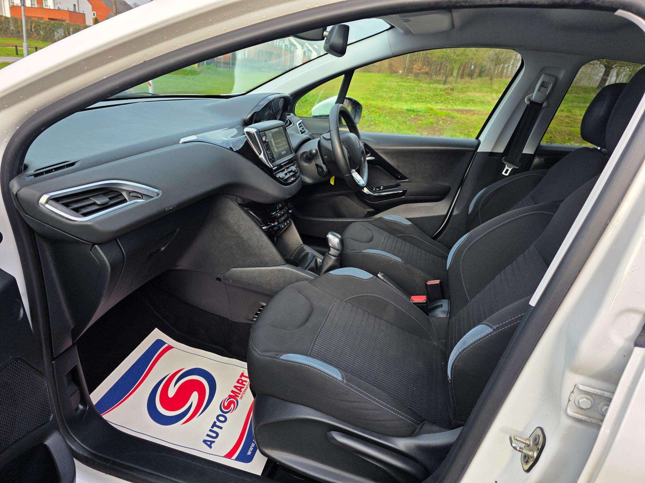 2014 PEUGEOT 208 2014 PEUGEOT 208