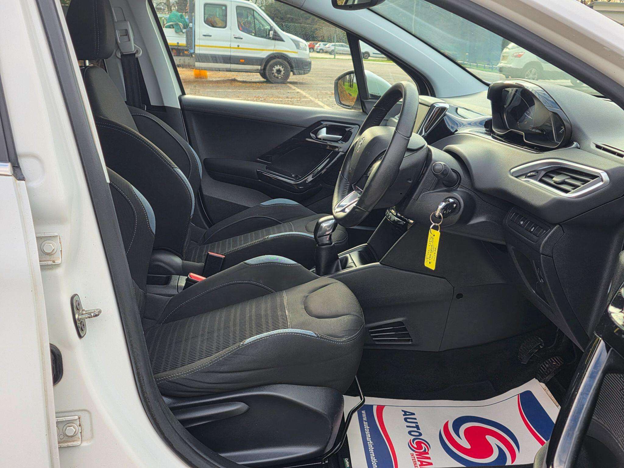 2014 PEUGEOT 208 2014 PEUGEOT 208