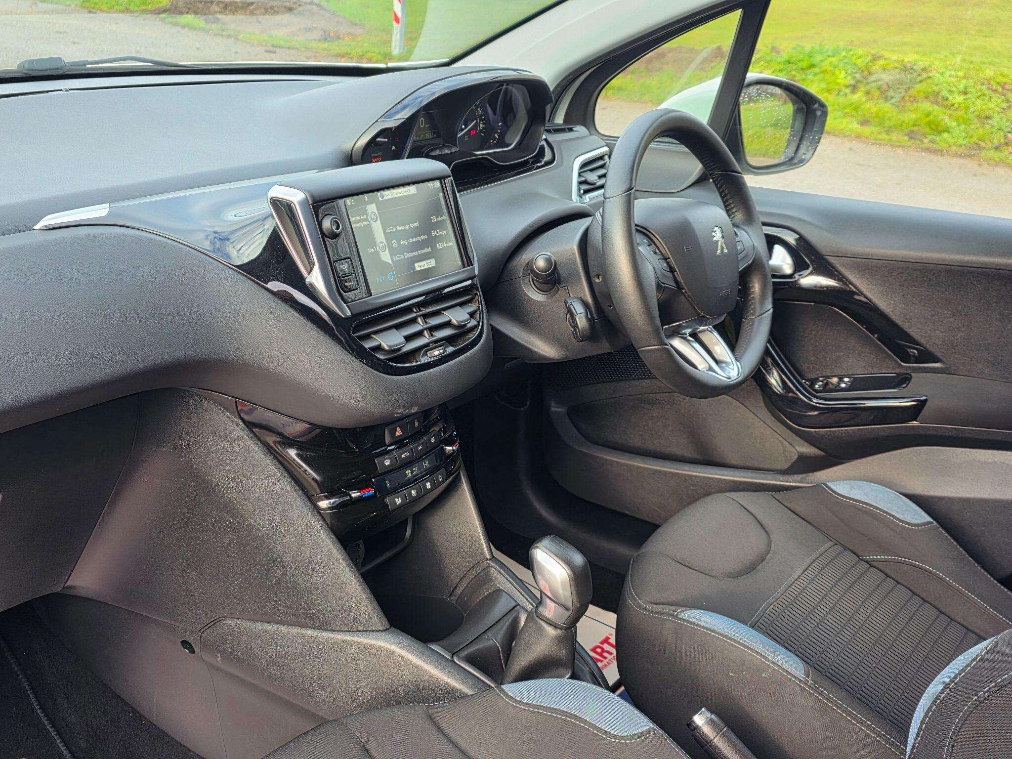 2014 PEUGEOT 208 2014 PEUGEOT 208