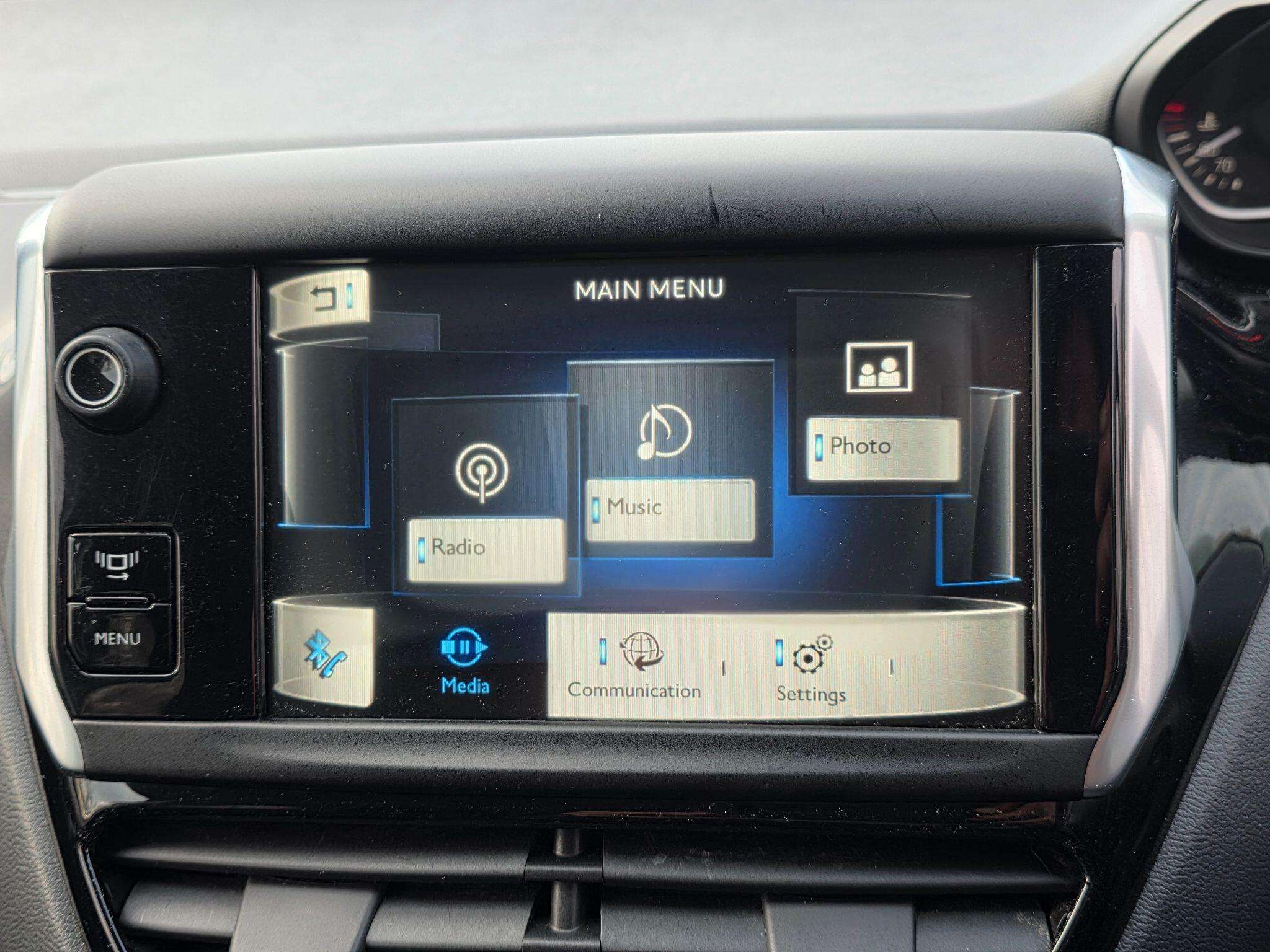 2014 PEUGEOT 208 2014 PEUGEOT 208