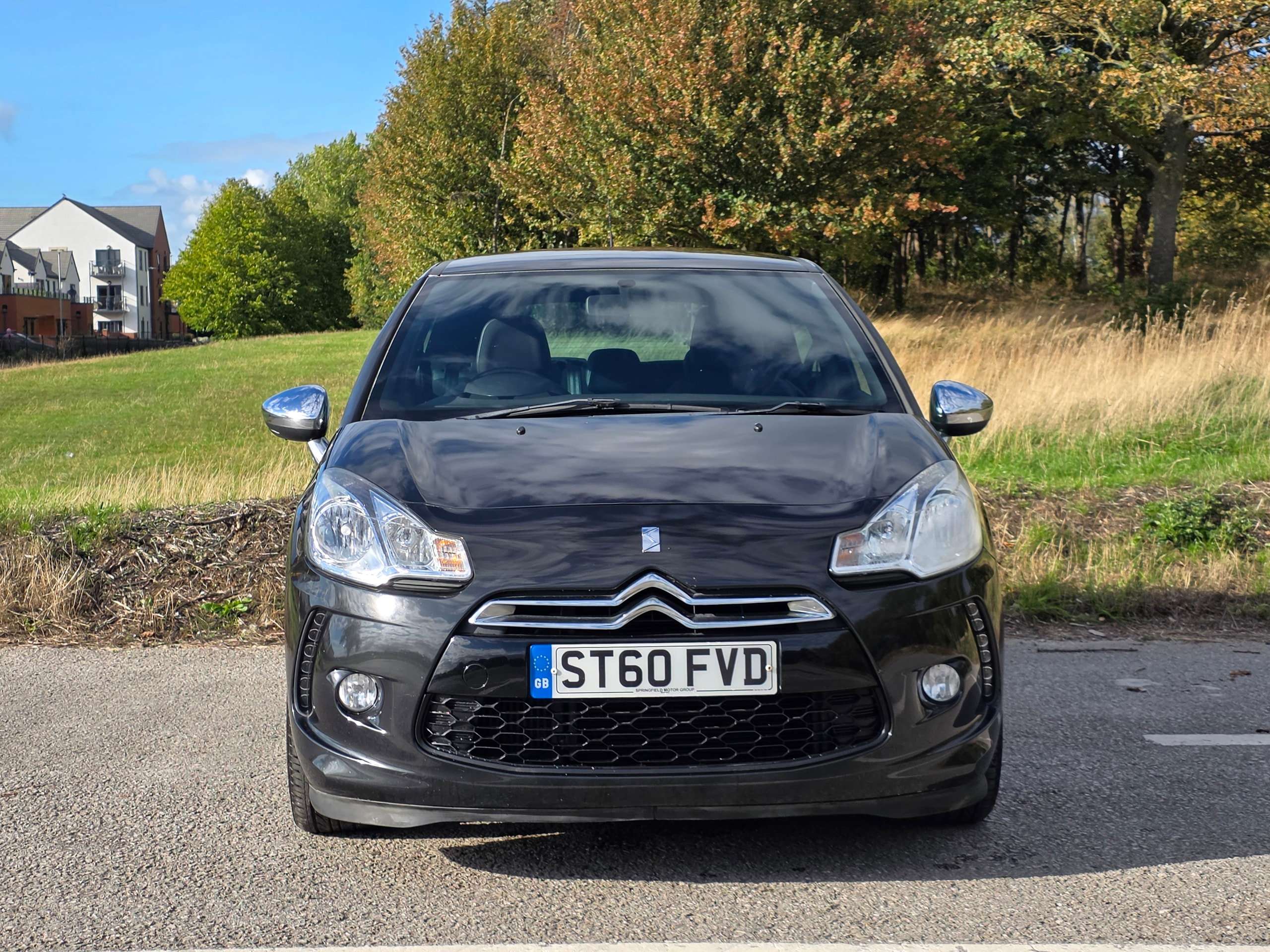 A 2010 CITROEN DS3 HDI BLACK AND WHITE A 2010 CITROEN DS3 HDI BLACK AND WHITE