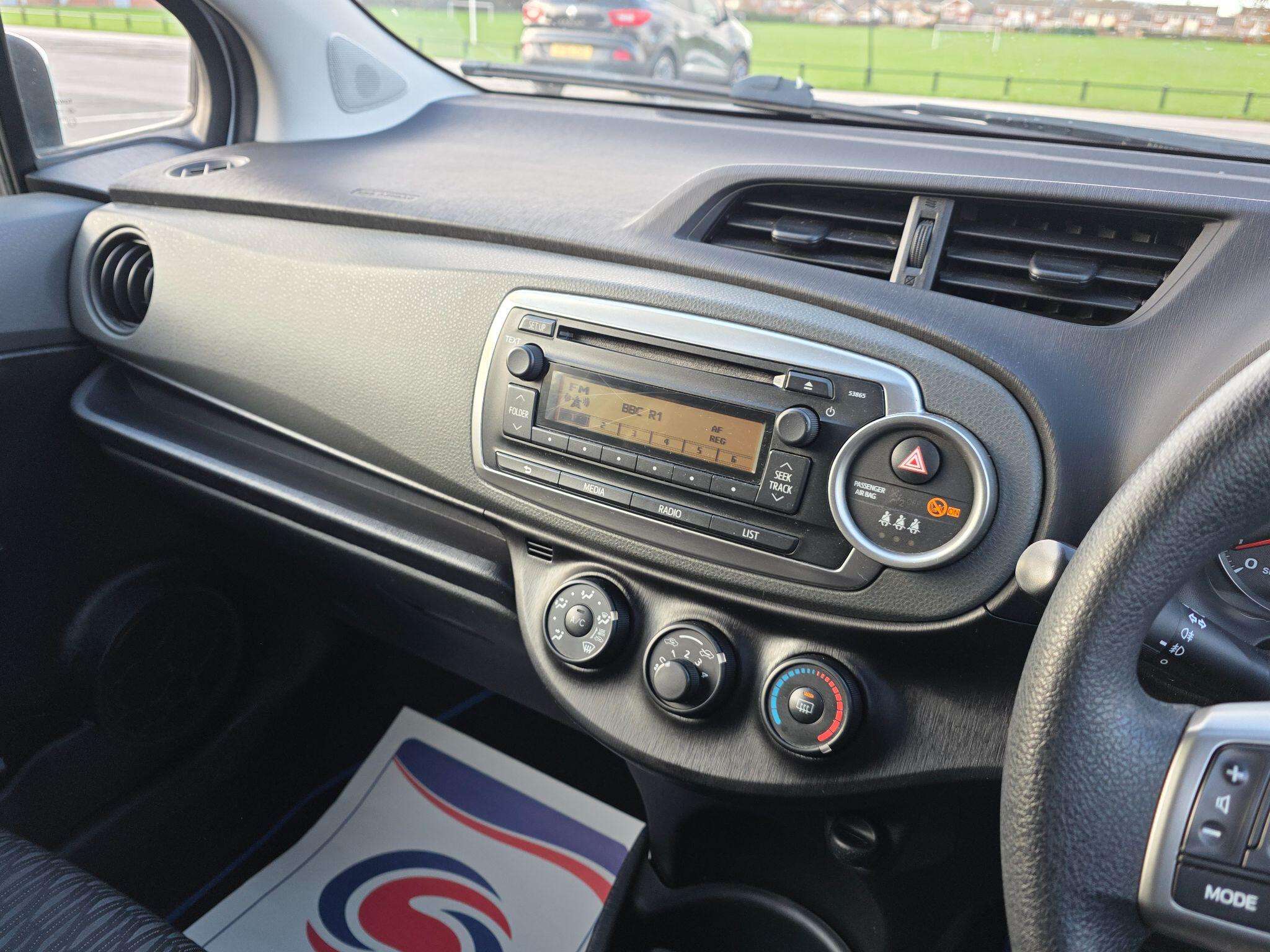 2013 TOYOTA YARIS 2013 TOYOTA YARIS