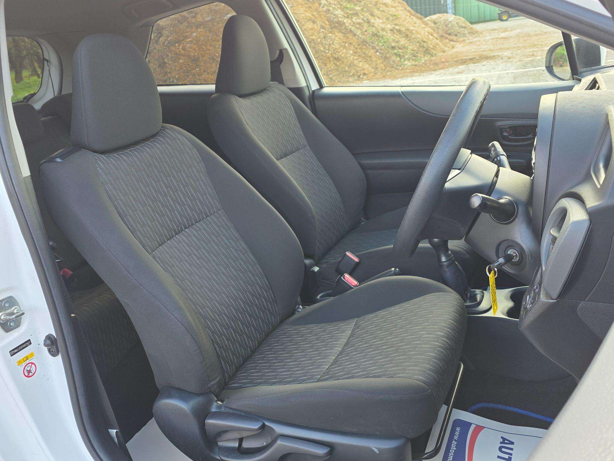 2013 TOYOTA YARIS 2013 TOYOTA YARIS