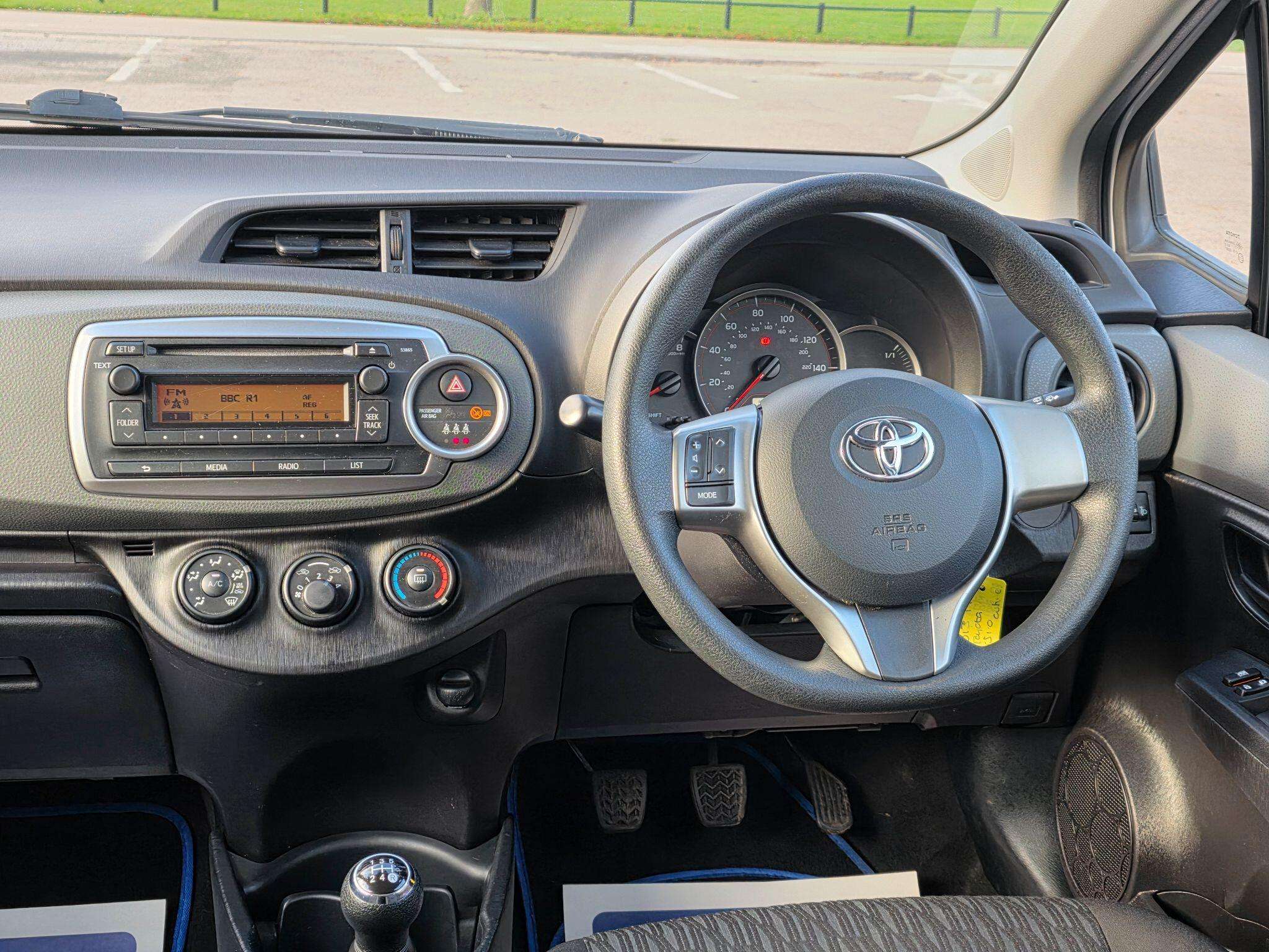 2013 TOYOTA YARIS 2013 TOYOTA YARIS