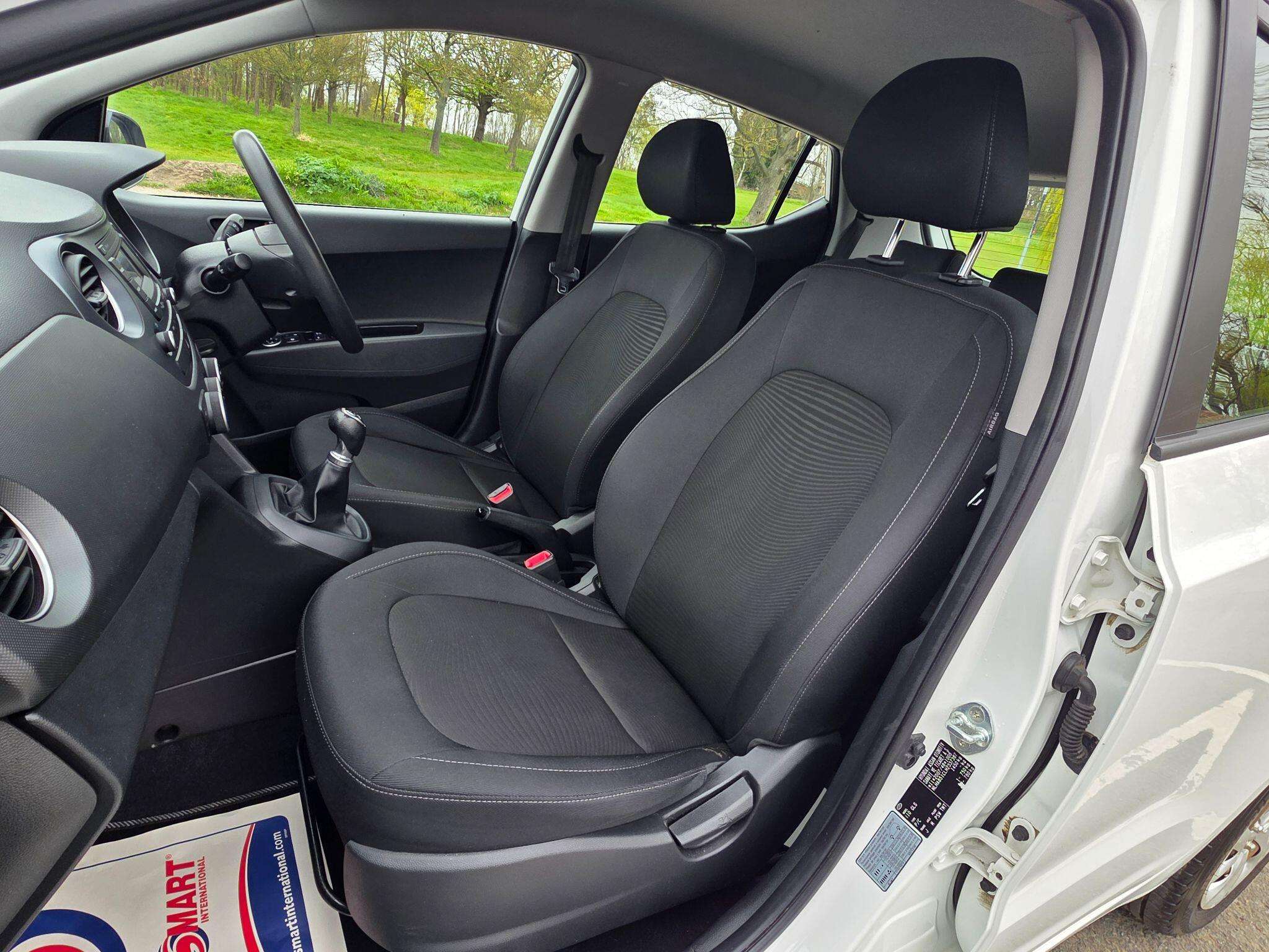 2017 HYUNDAI I10 2017 HYUNDAI I10