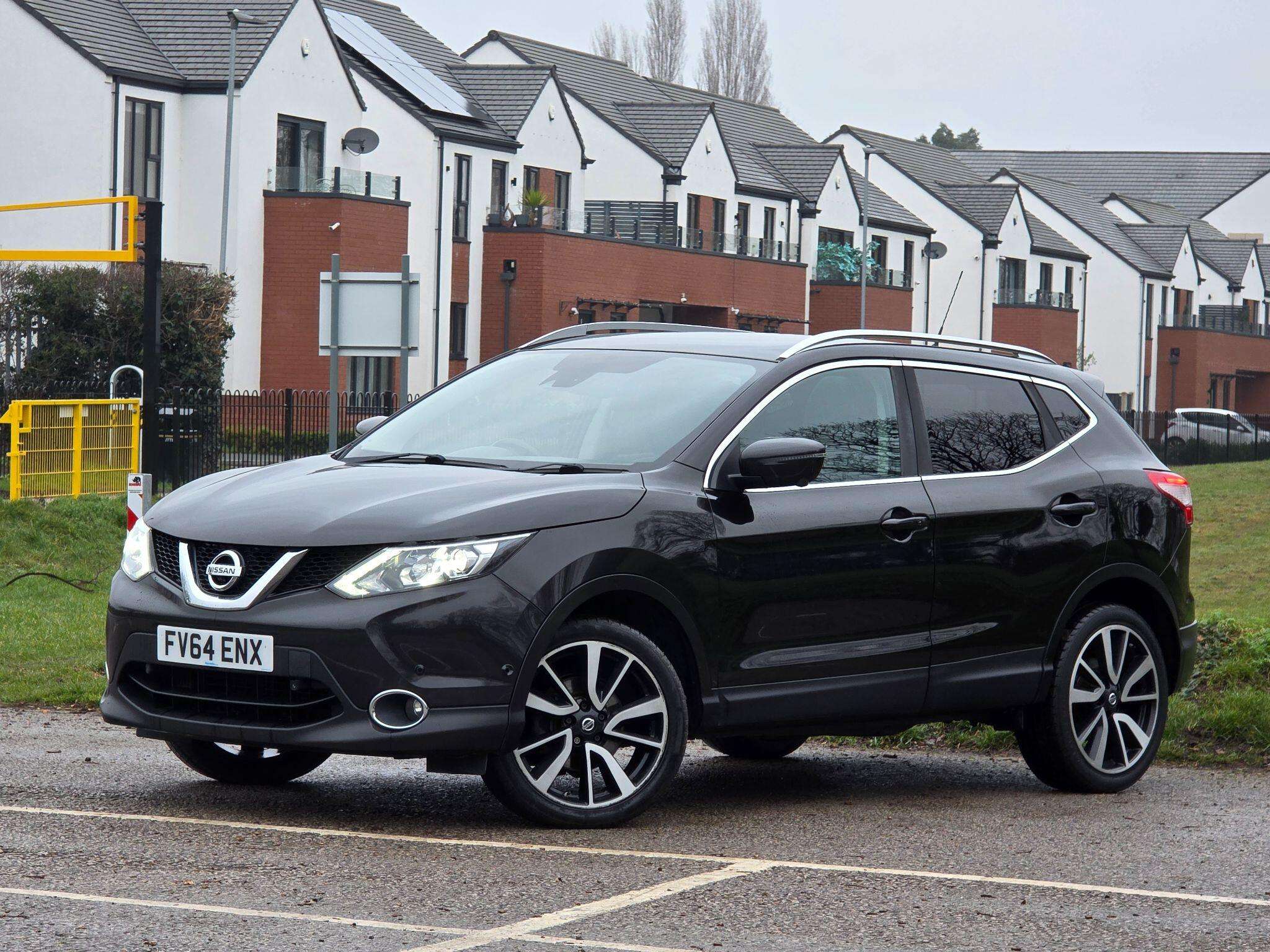 A 2014 NISSAN QASHQAI 1.6 dCi Tekna 2WD Euro 5 (s/s) 5dr A 2014 NISSAN QASHQAI 1.6 dCi Tekna 2WD Euro 5 (s/s) 5dr