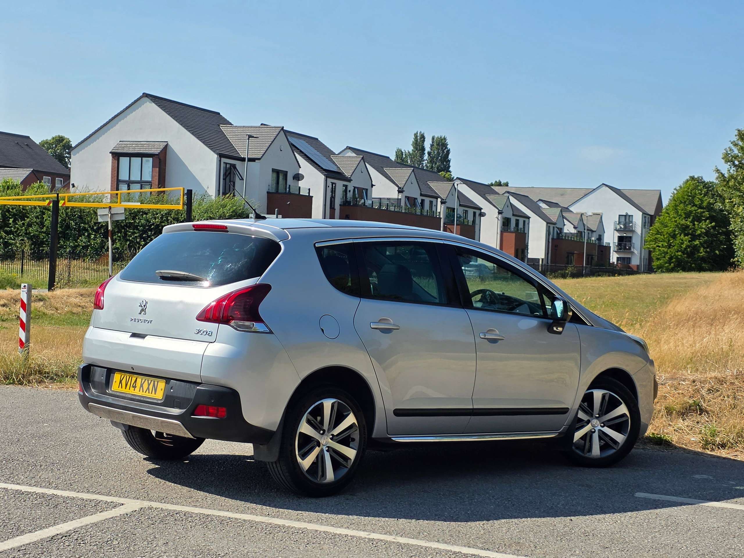 2014 PEUGEOT 3008 2014 PEUGEOT 3008