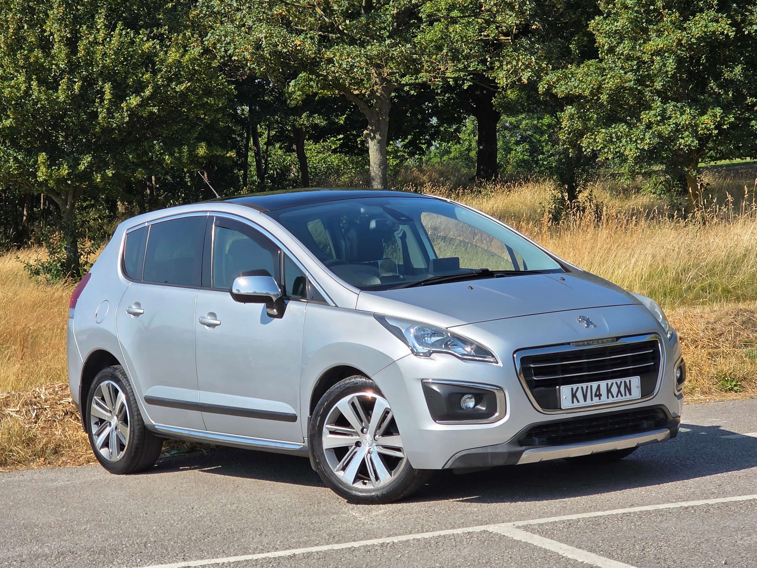 A 2014 PEUGEOT 3008 2.0 HDi Allure SUV 5dr Diesel Auto Euro 5 (163 ps) A 2014 PEUGEOT 3008 2.0 HDi Allure SUV 5dr Diesel Auto Euro 5 (163 ps)