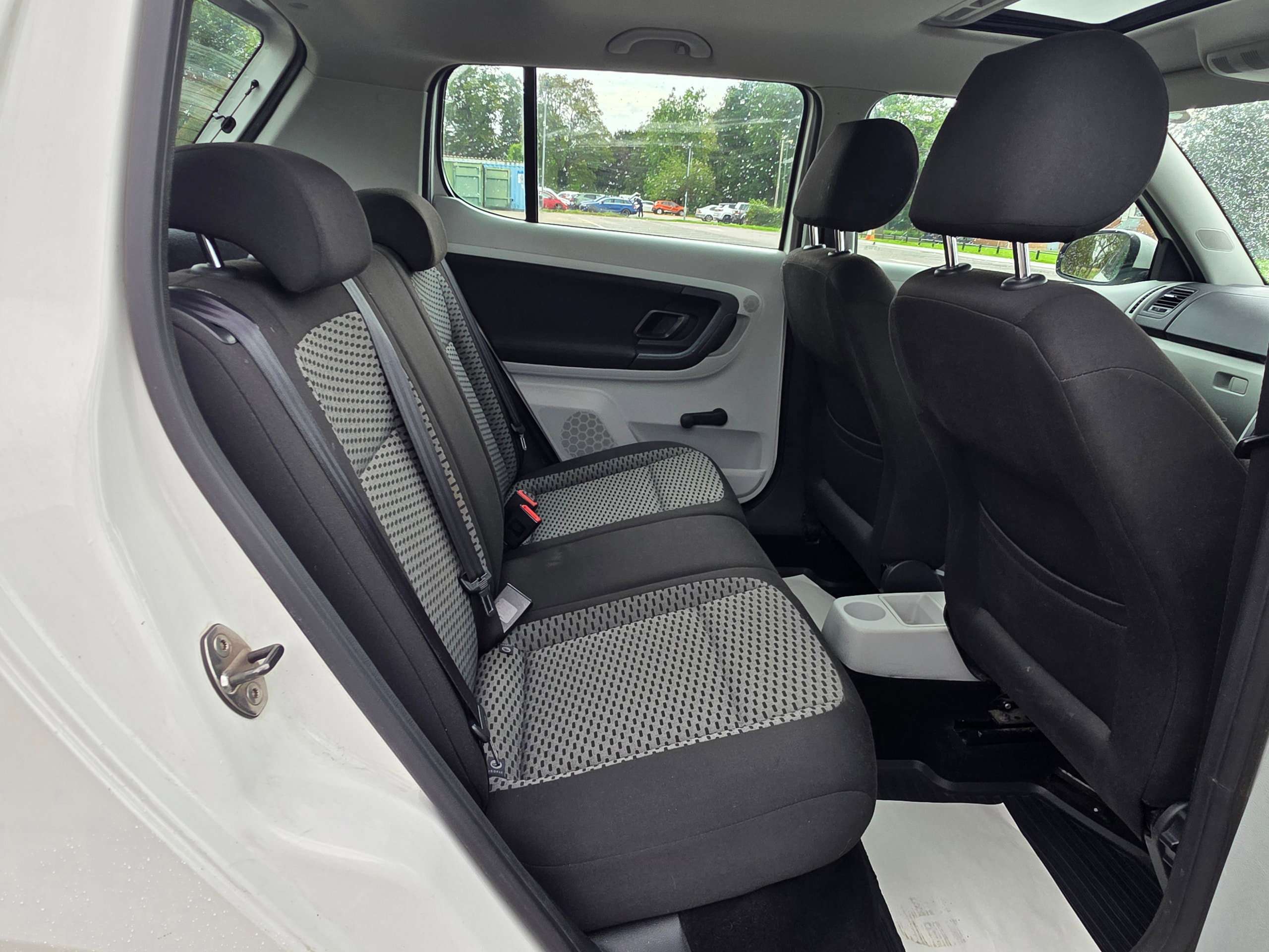 2010 SKODA FABIA 2010 SKODA FABIA