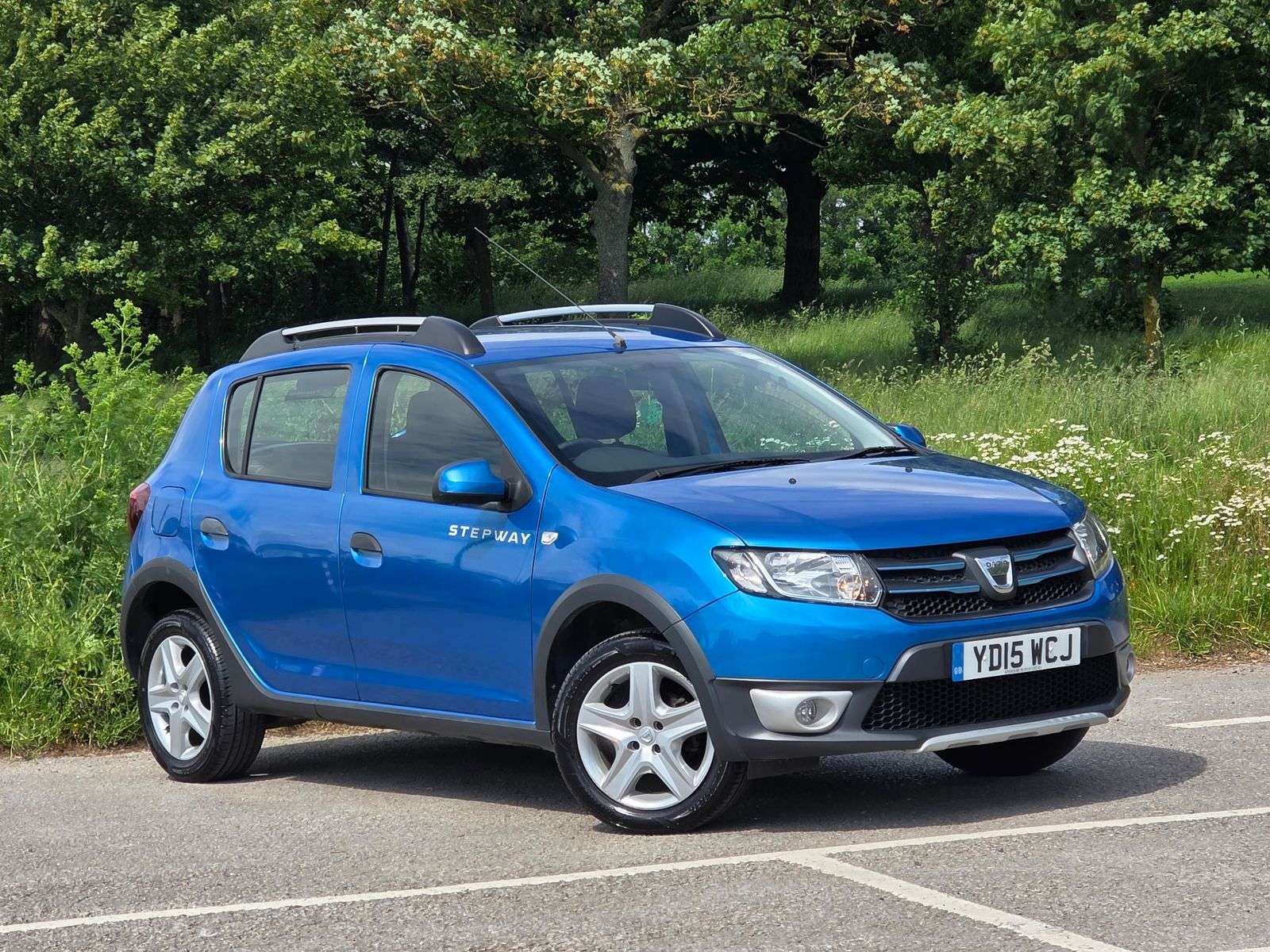 A 2015 DACIA SANDERO STEPWAY 0.9 TCe Laureate Hatchback 5dr Petrol Manual Euro 5 (90 ps) A 2015 DACIA SANDERO STEPWAY 0.9 TCe Laureate Hatchback 5dr Petrol Manual Euro 5 (90 ps)