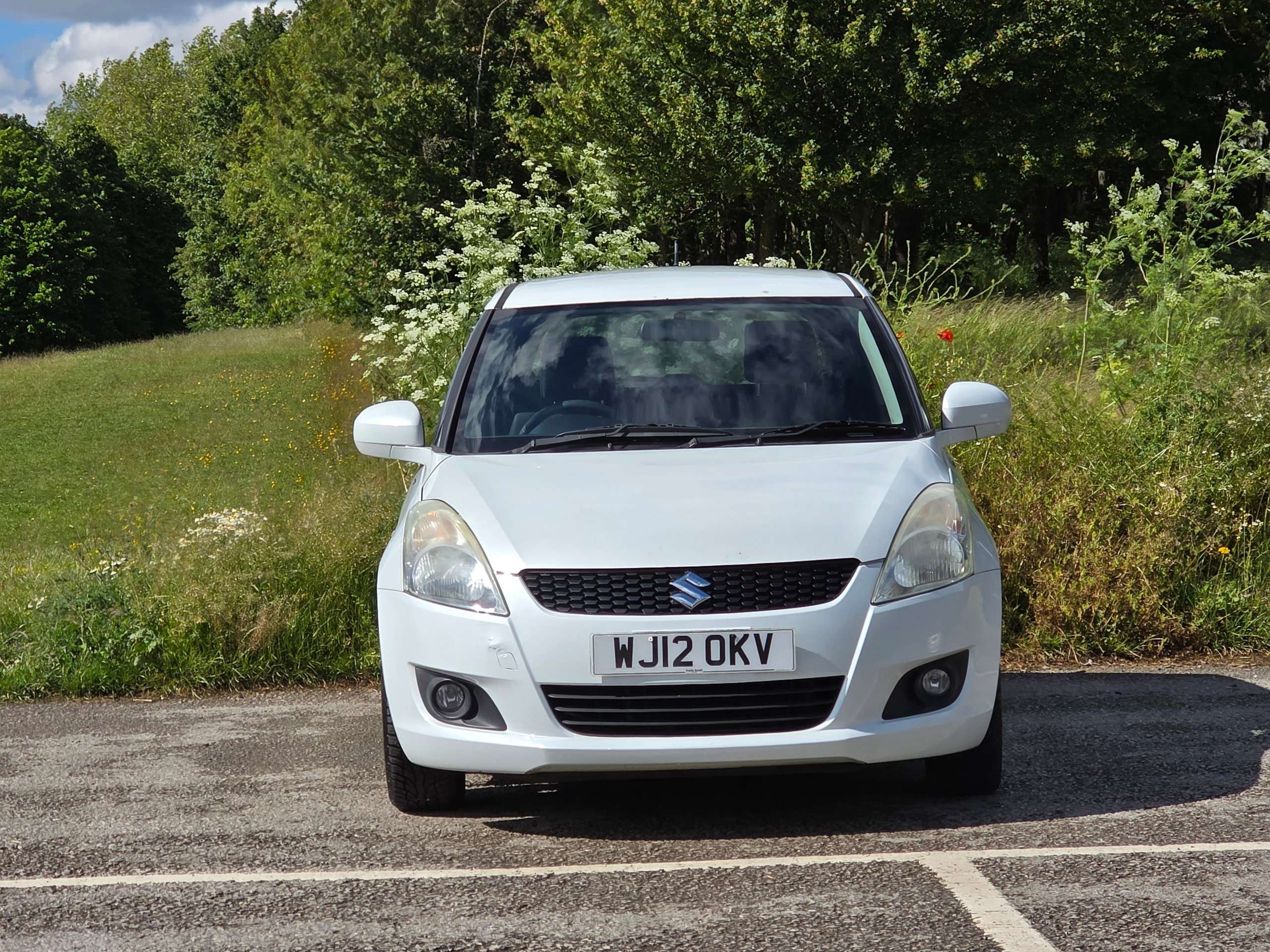 A 2012 SUZUKI SWIFT 1.2 SZ4 Hatchback 3dr Petrol Manual Euro 5 (94 ps) A 2012 SUZUKI SWIFT 1.2 SZ4 Hatchback 3dr Petrol Manual Euro 5 (94 ps)